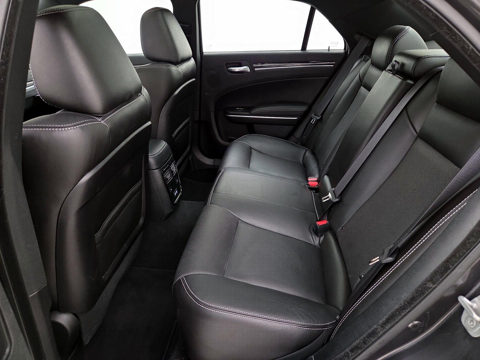 Thumbnail: 2023 Chrysler 300 - 19