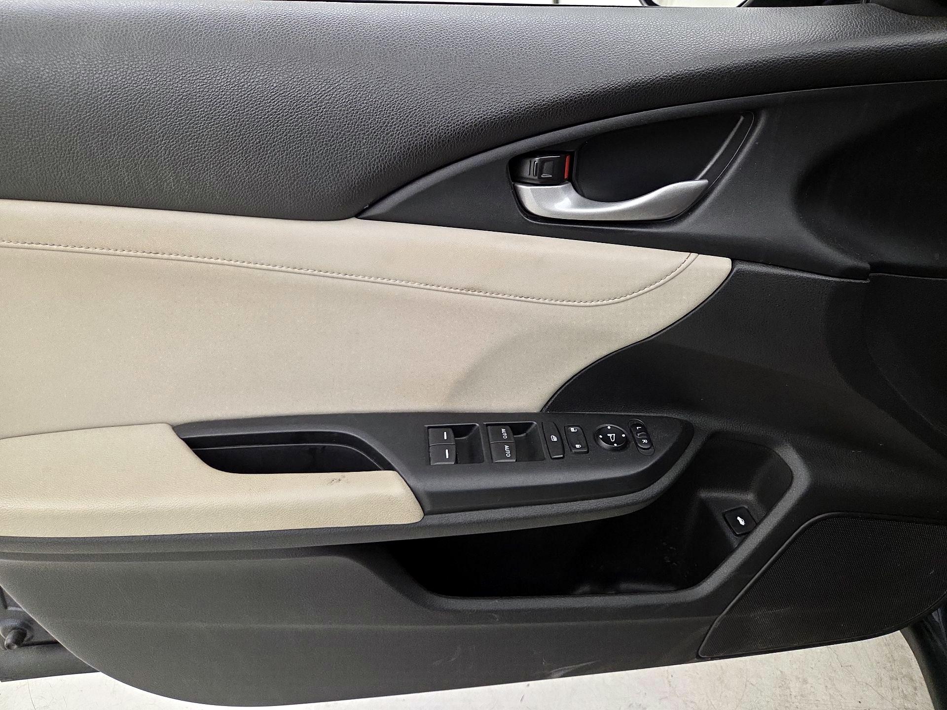 Thumbnail: 2019 Honda Insight - 12