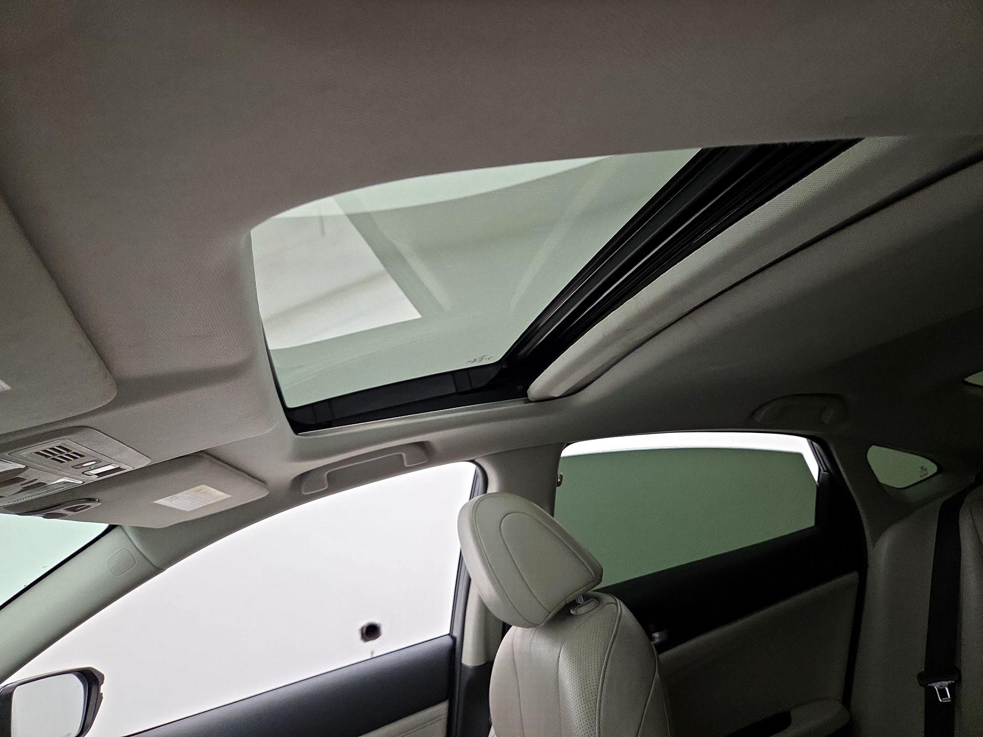 Thumbnail: 2019 Honda Insight - 19