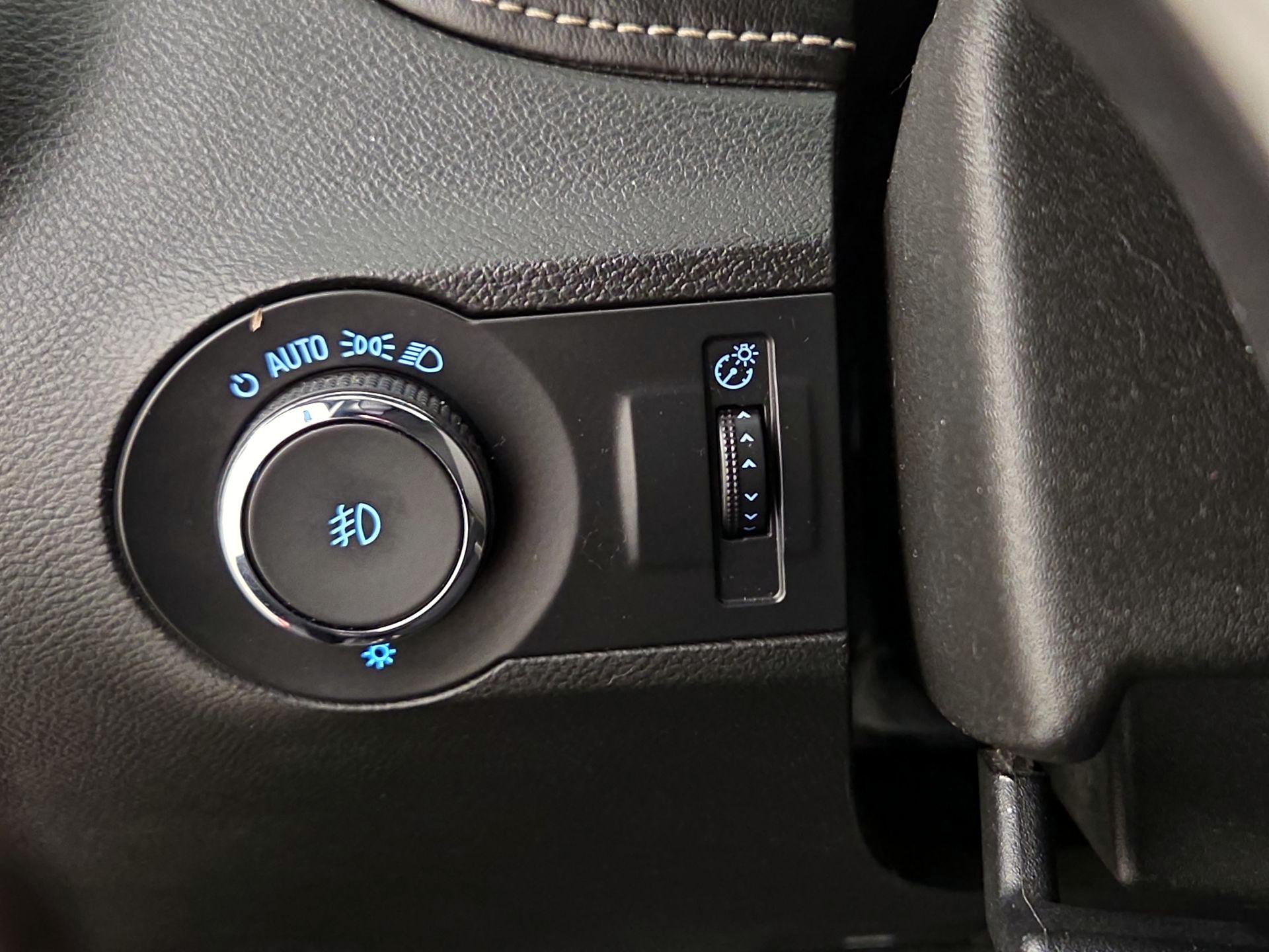 Thumbnail: 2014 Chevrolet Camaro - 13