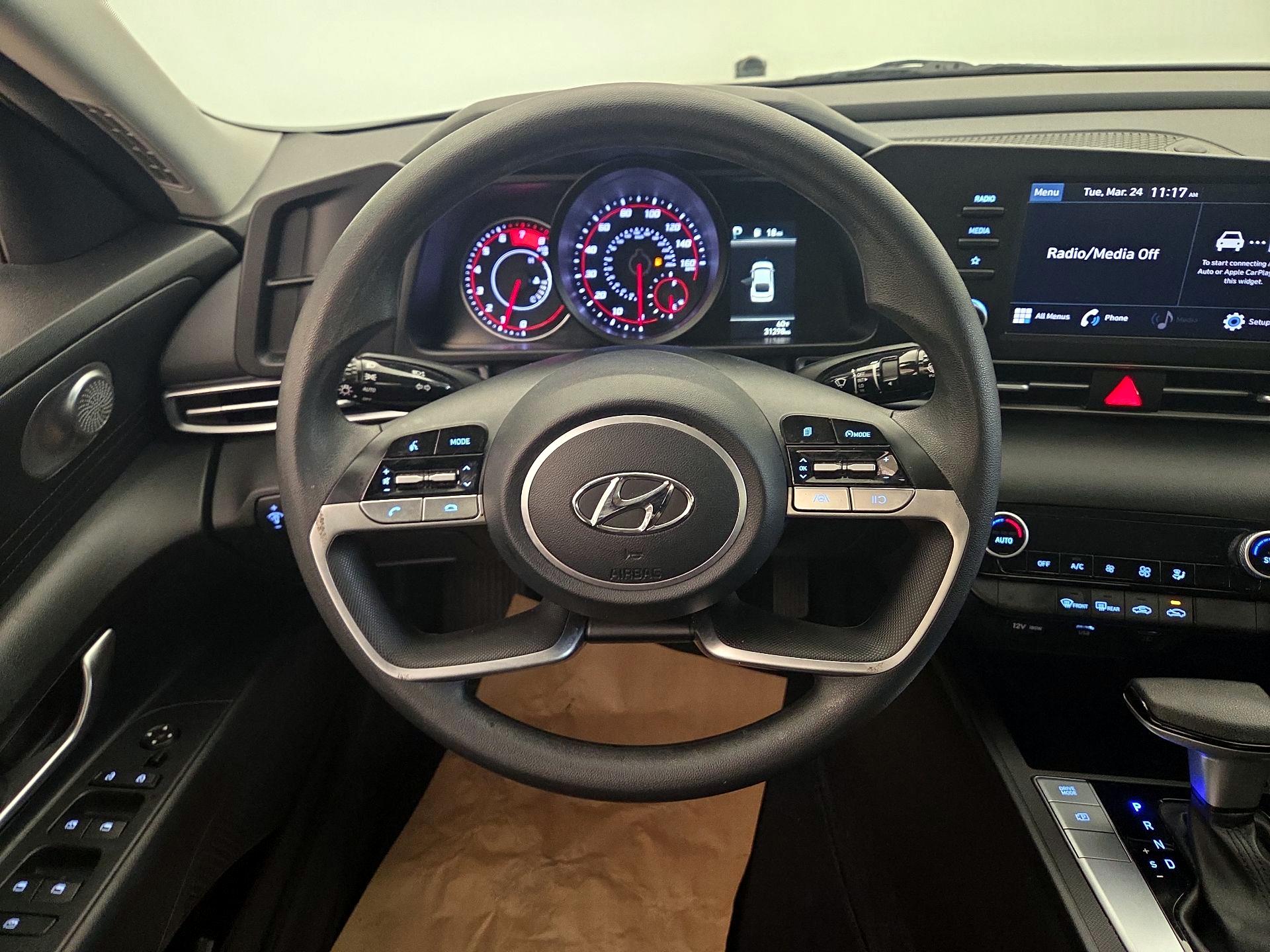 Thumbnail: 2023 Hyundai Elantra - 10