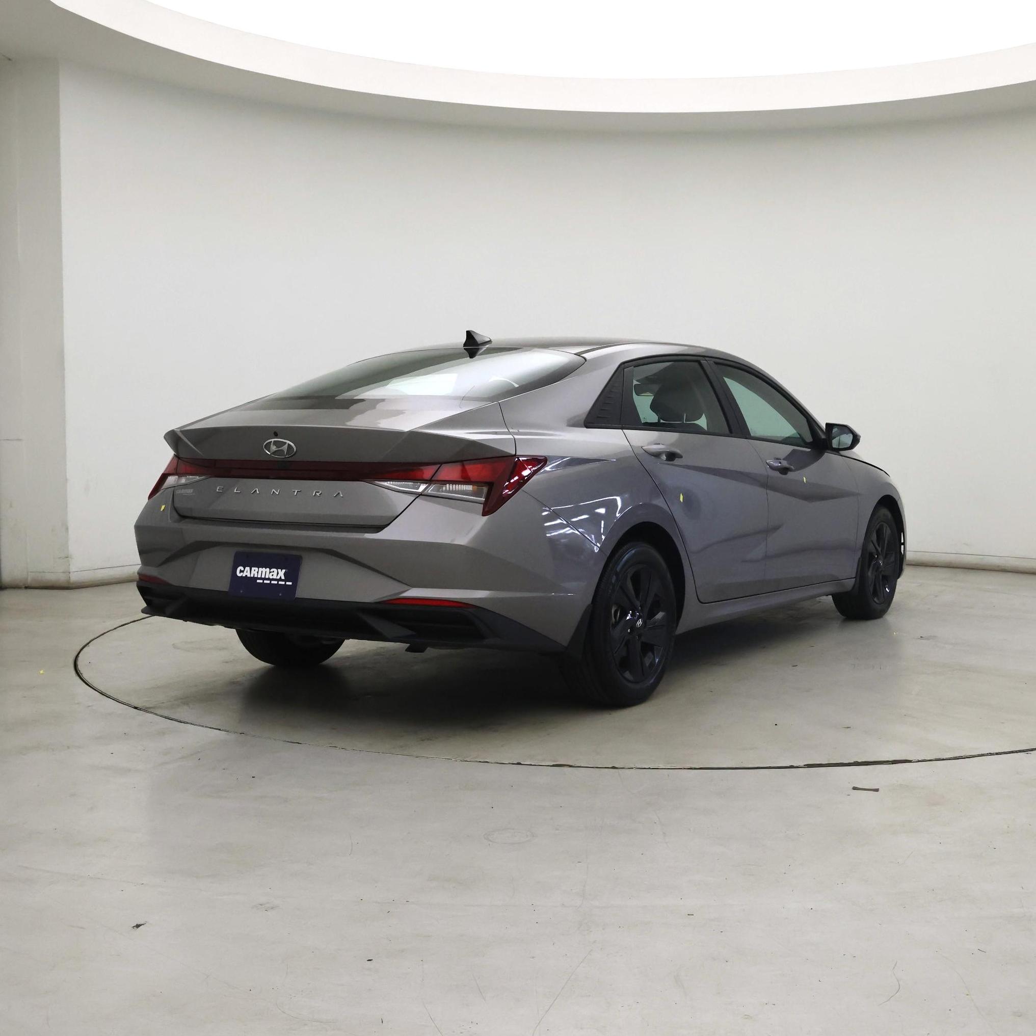 Thumbnail: 2023 Hyundai Elantra - 8