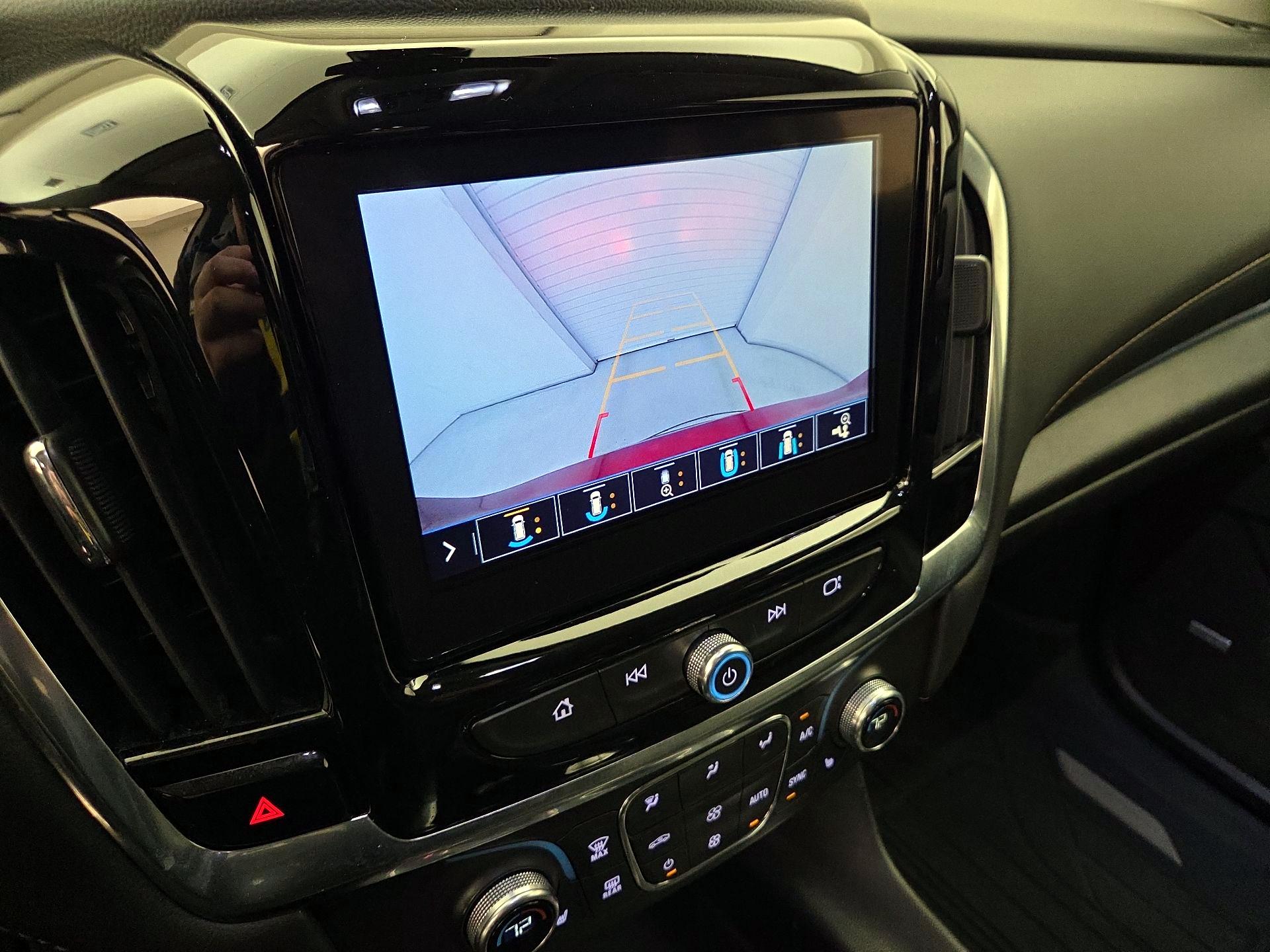 Thumbnail: 2021 Chevrolet Traverse - 14