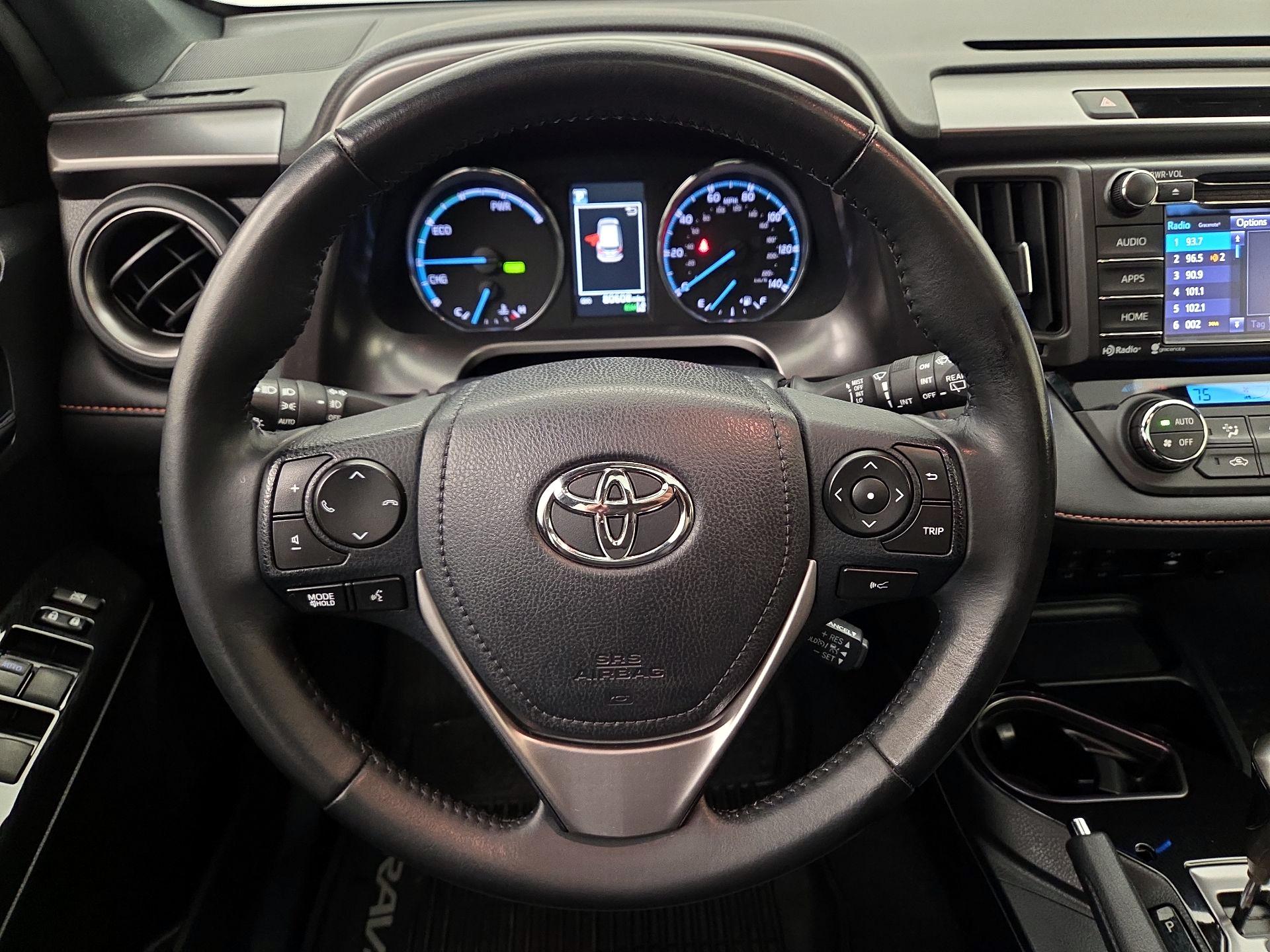 Thumbnail: 2018 Toyota RAV4 - 10