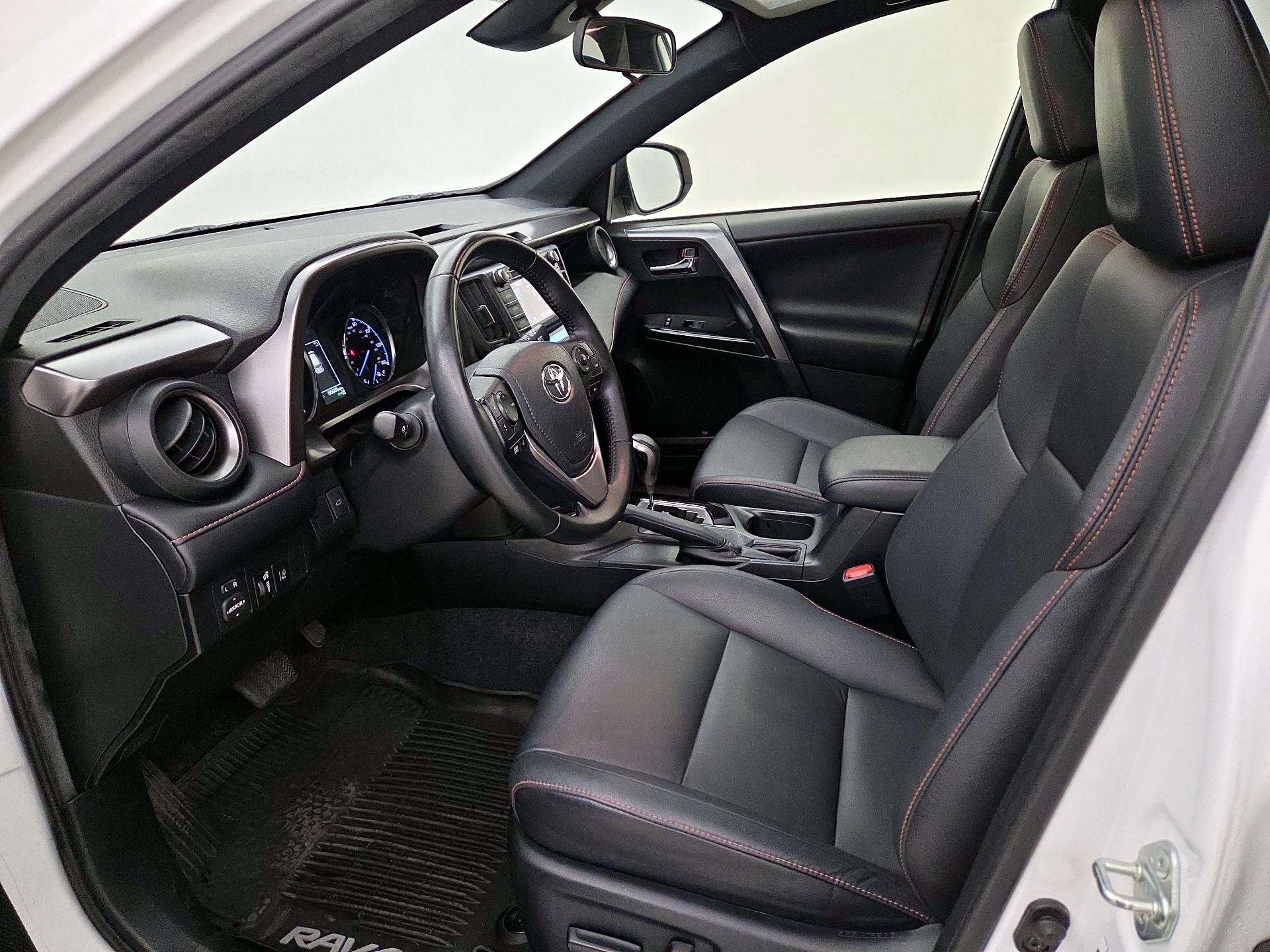 Thumbnail: 2018 Toyota RAV4 - 11