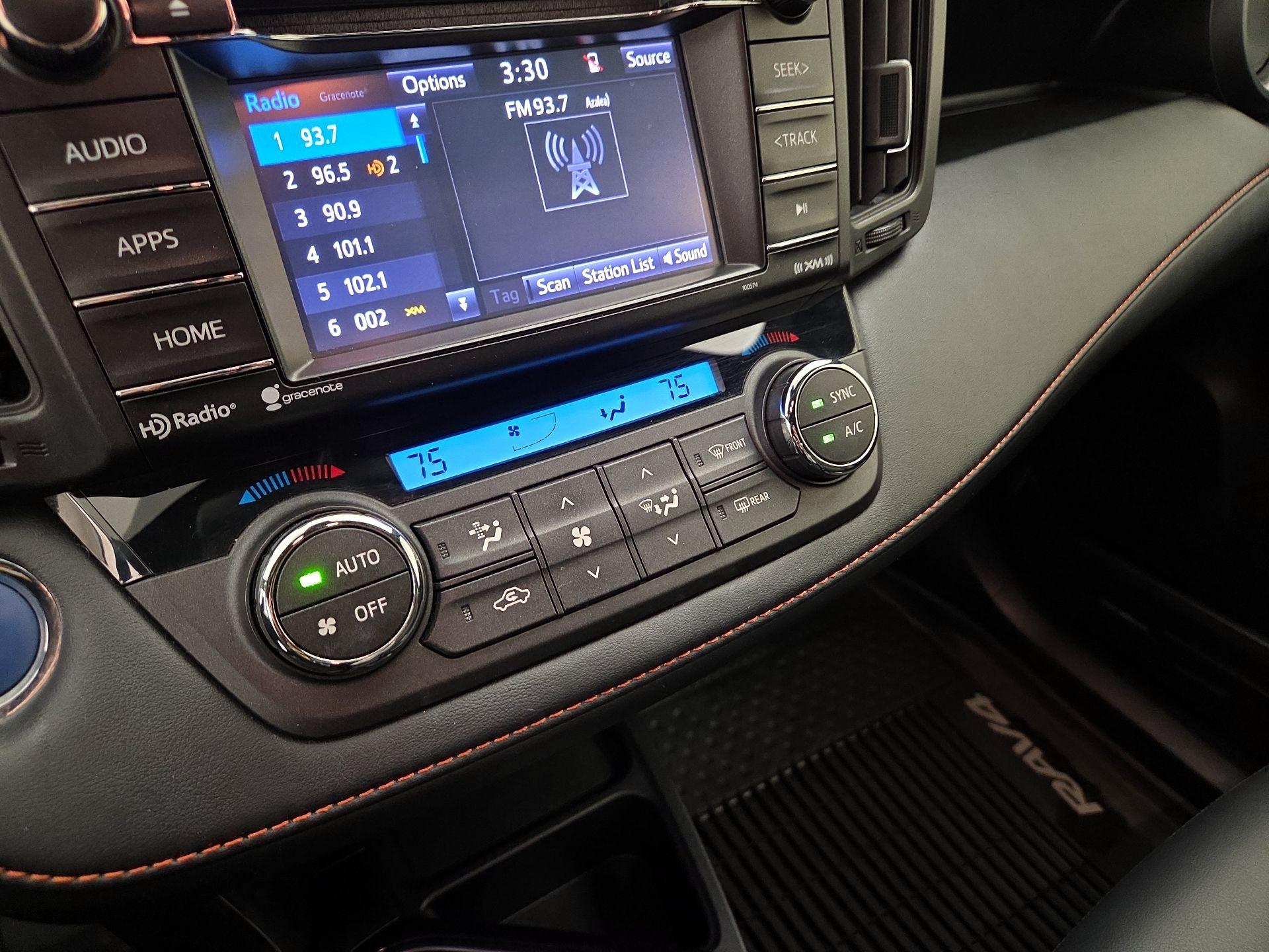 Thumbnail: 2018 Toyota RAV4 - 16