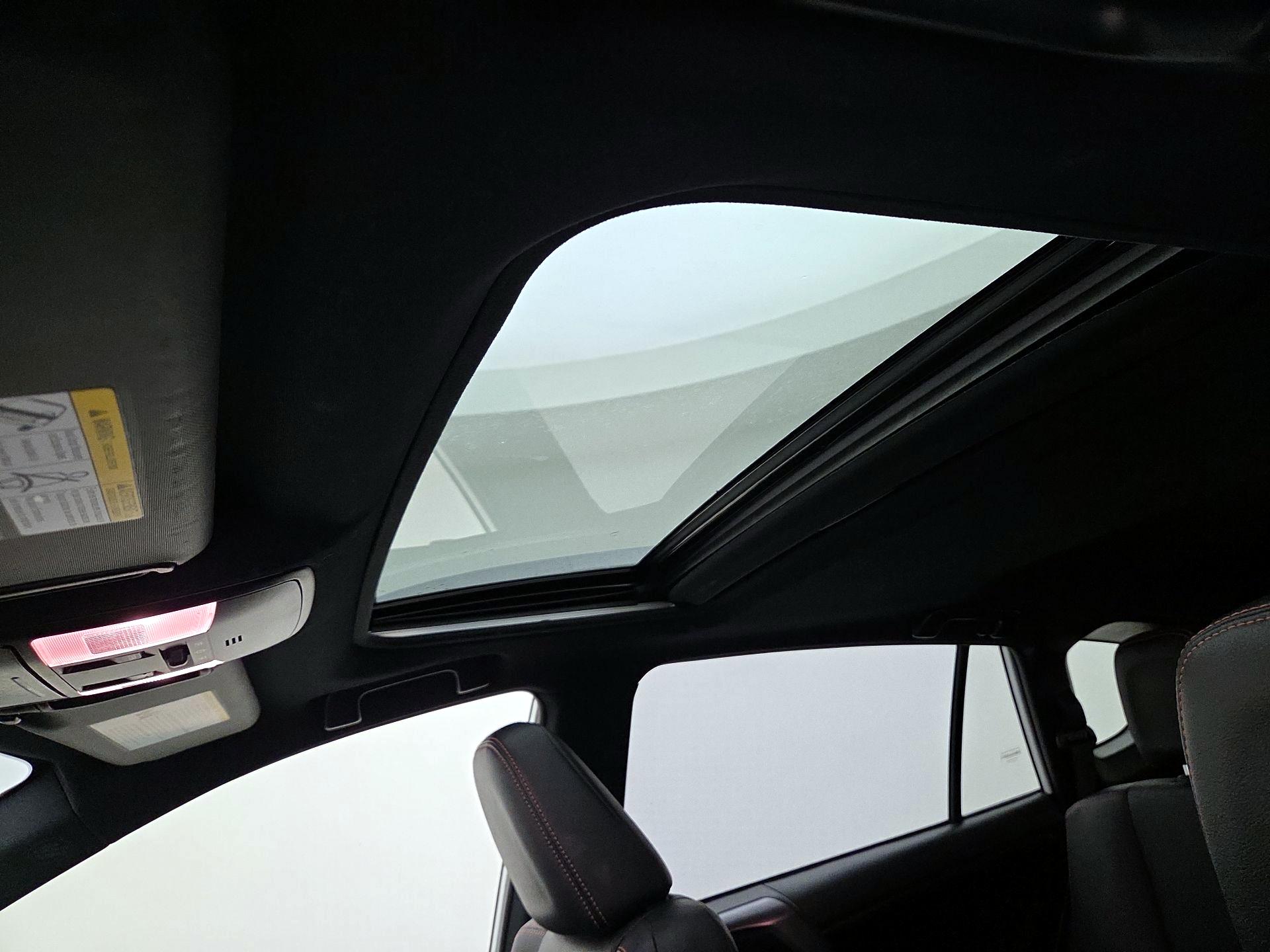 Thumbnail: 2018 Toyota RAV4 - 19