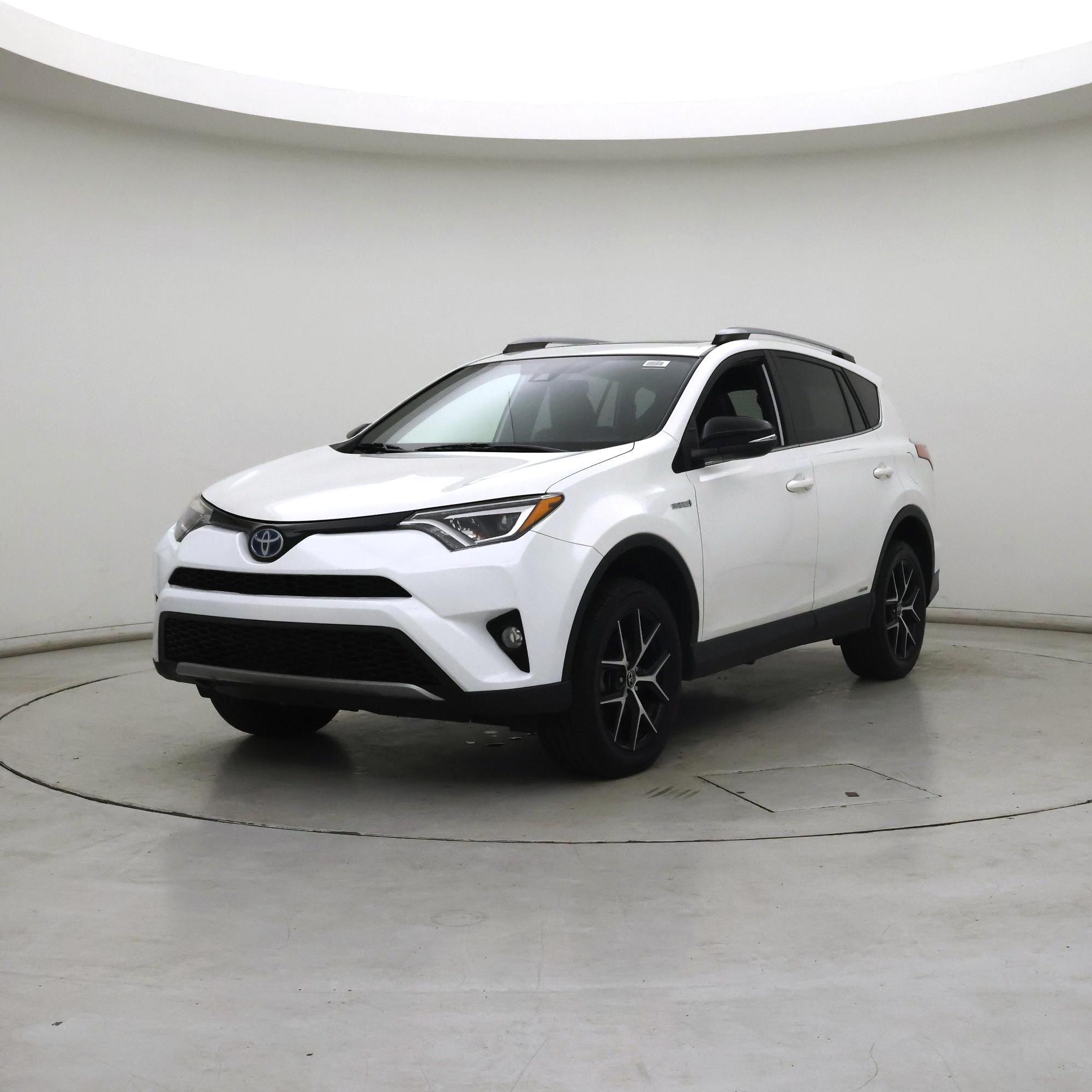 Thumbnail: 2018 Toyota RAV4 - 4