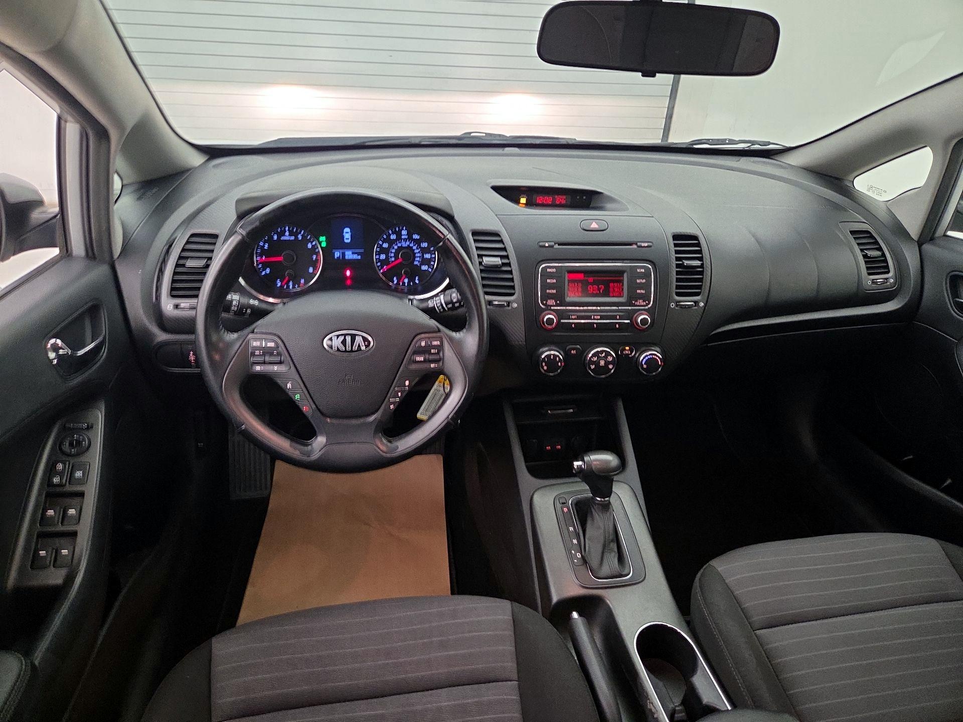 Thumbnail: 2015 Kia Forte - 9