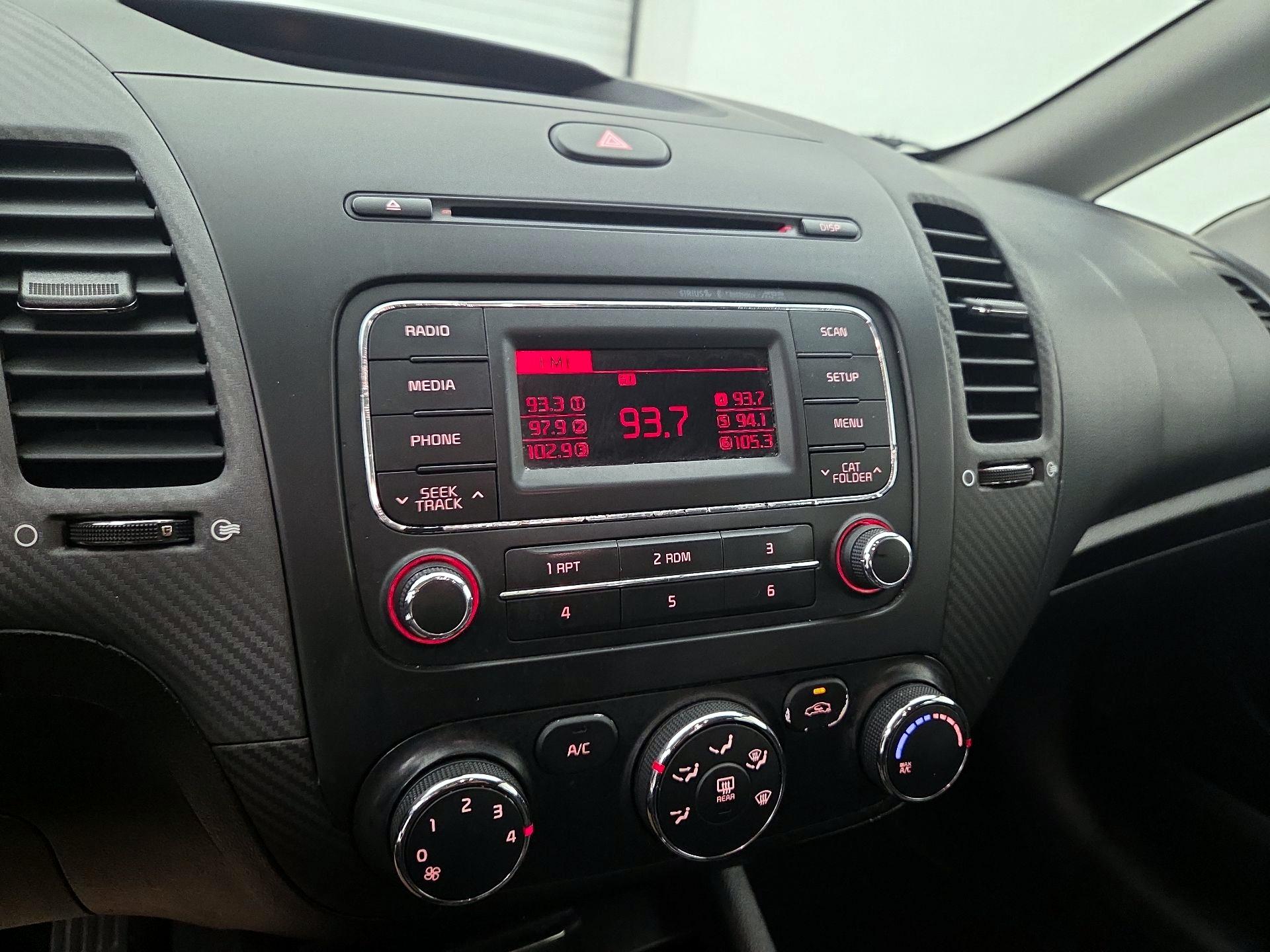 Thumbnail: 2015 Kia Forte - 14