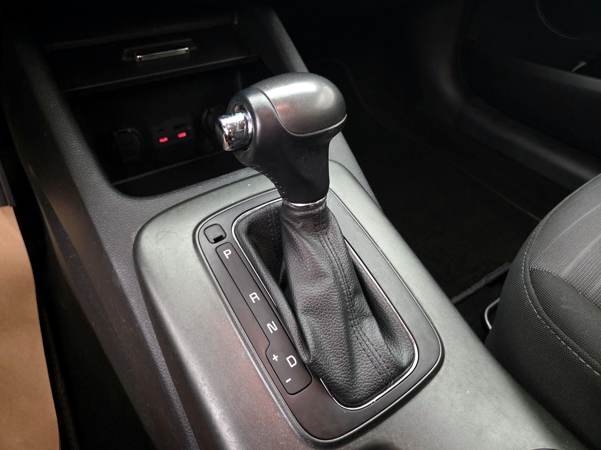 Thumbnail: 2015 Kia Forte - 16