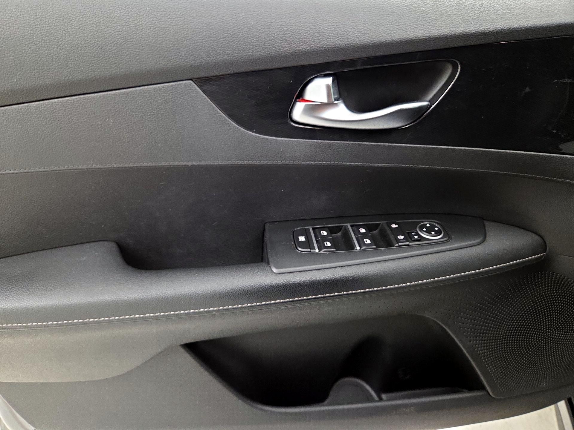 Thumbnail: 2023 Kia Forte - 12