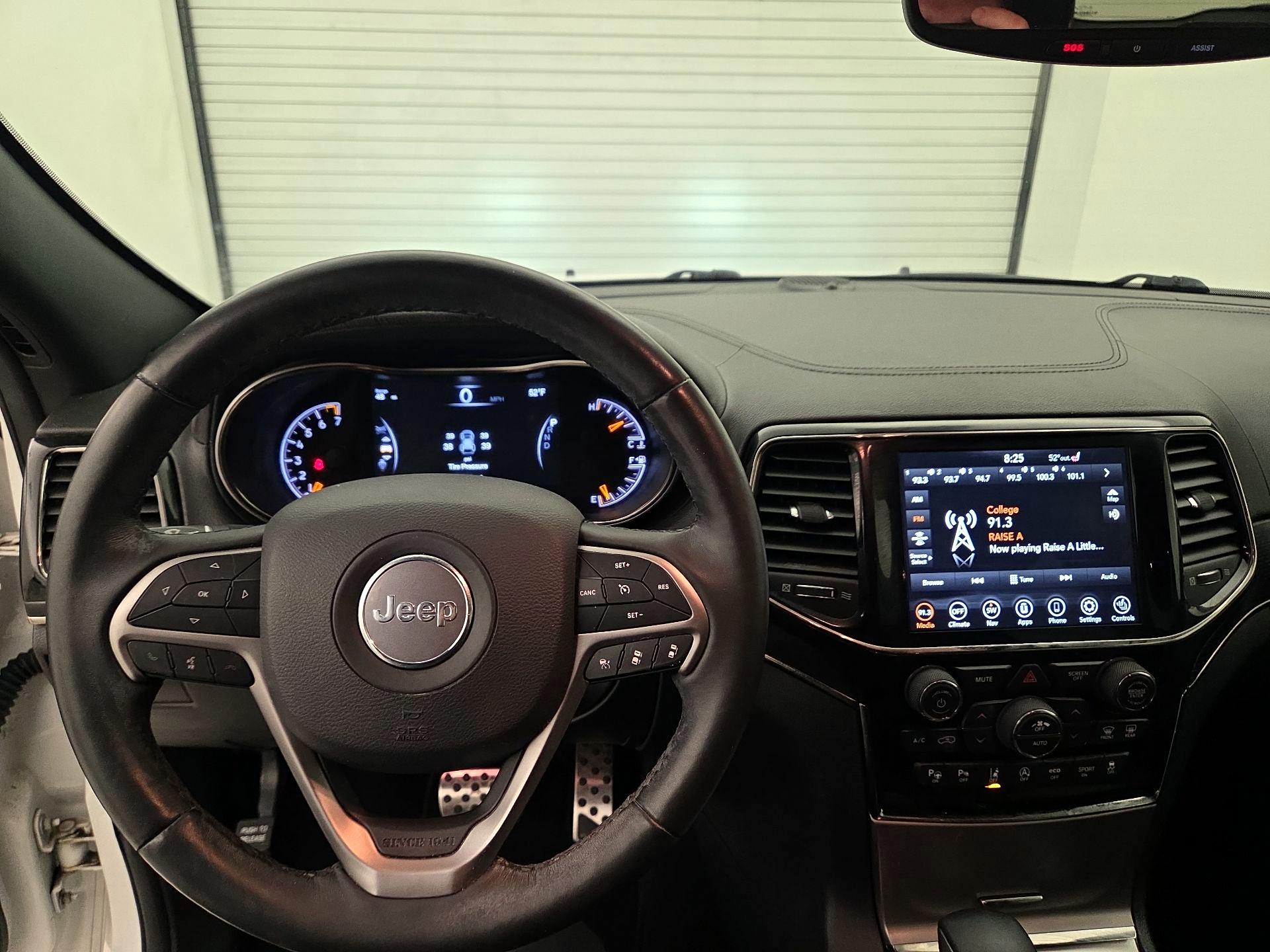 Thumbnail: 2019 Jeep Grand Cherokee - 9