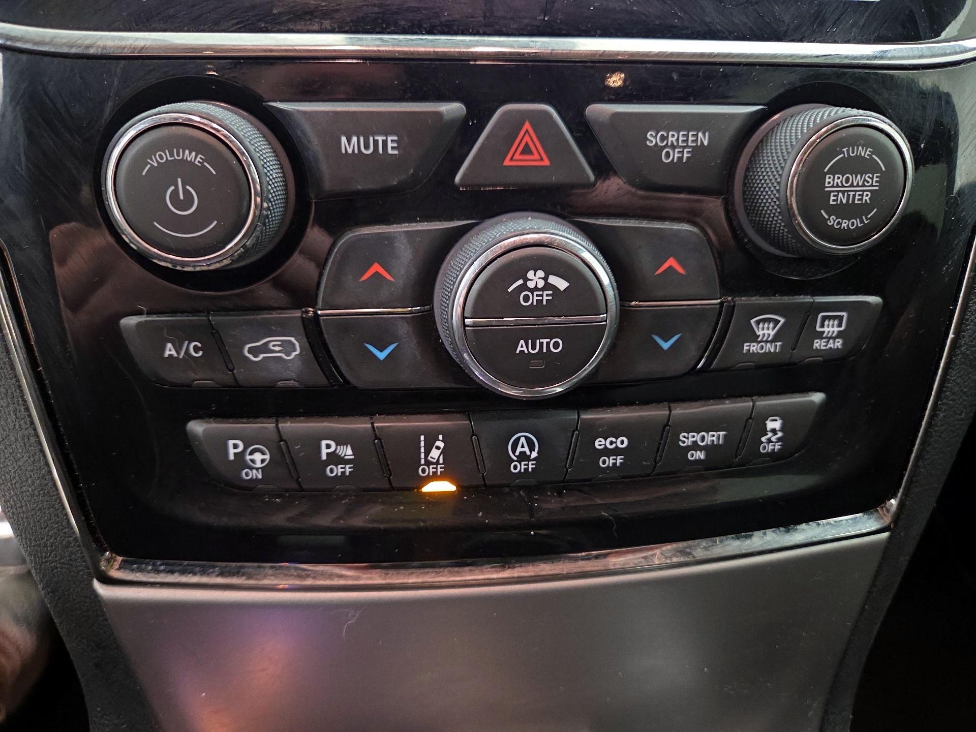 Thumbnail: 2019 Jeep Grand Cherokee - 15