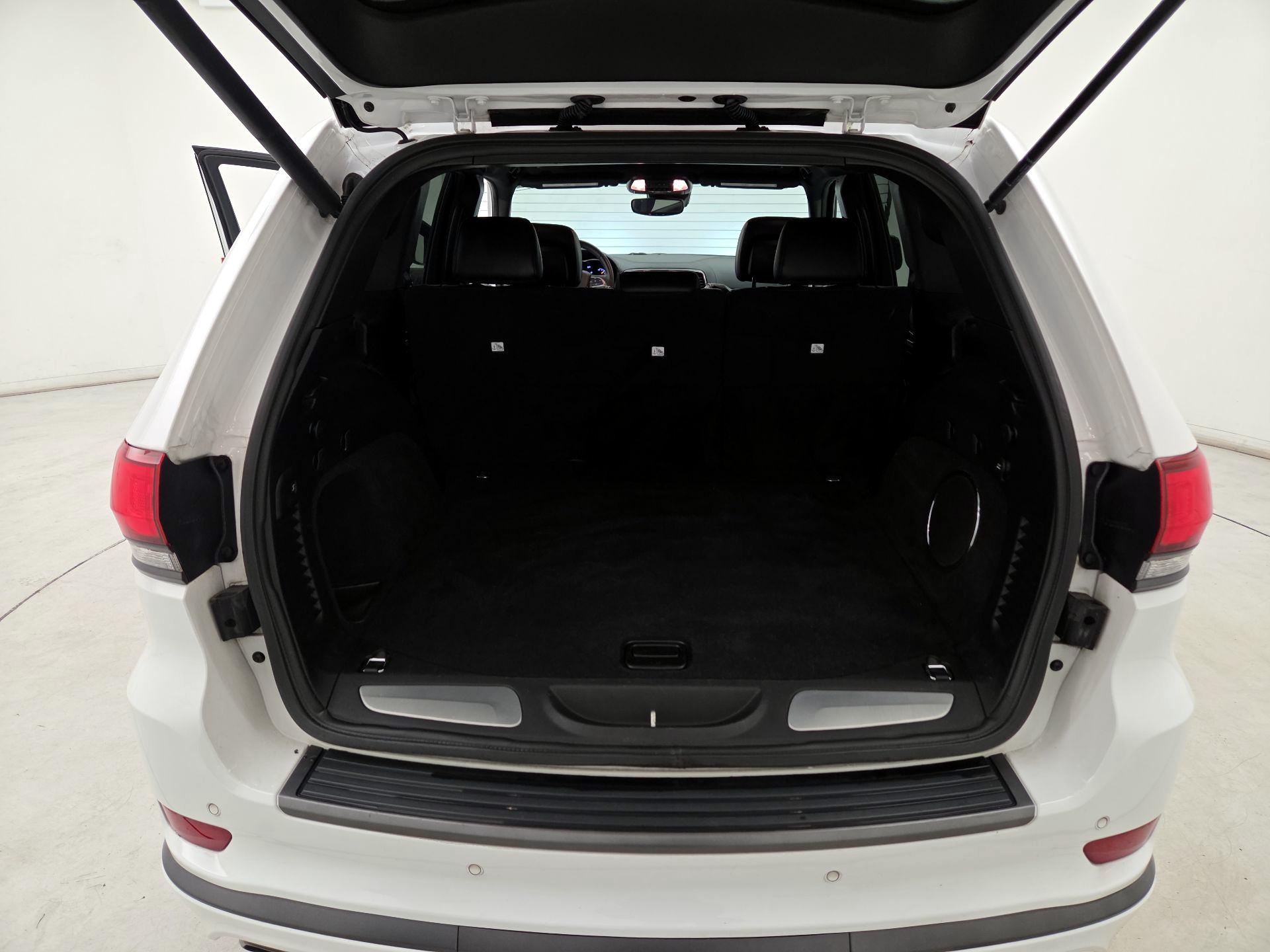 Thumbnail: 2019 Jeep Grand Cherokee - 19