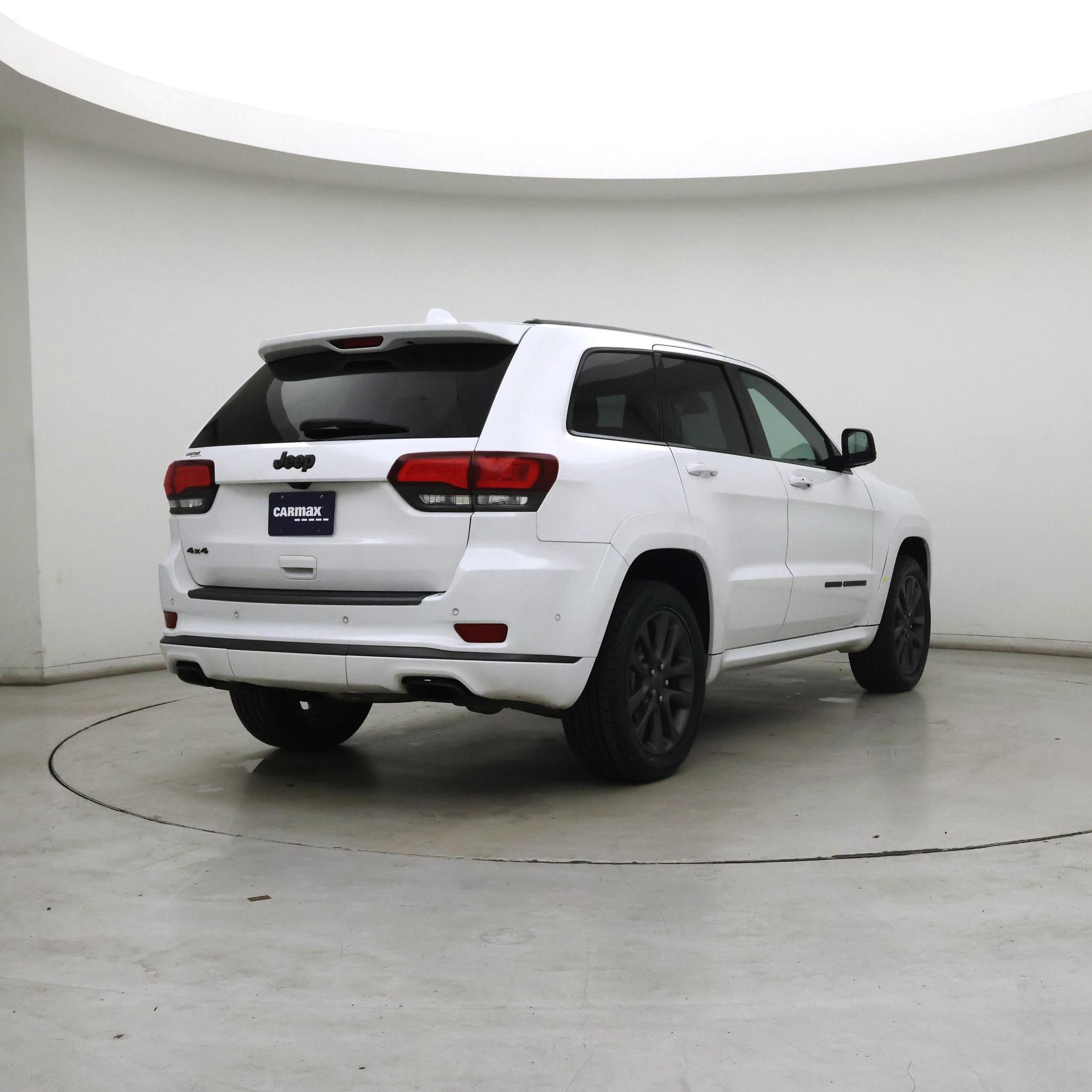 Thumbnail: 2019 Jeep Grand Cherokee - 8