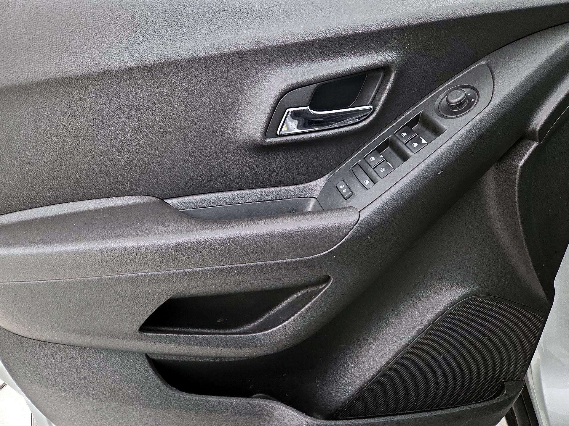 Thumbnail: 2020 Chevrolet Trax - 12
