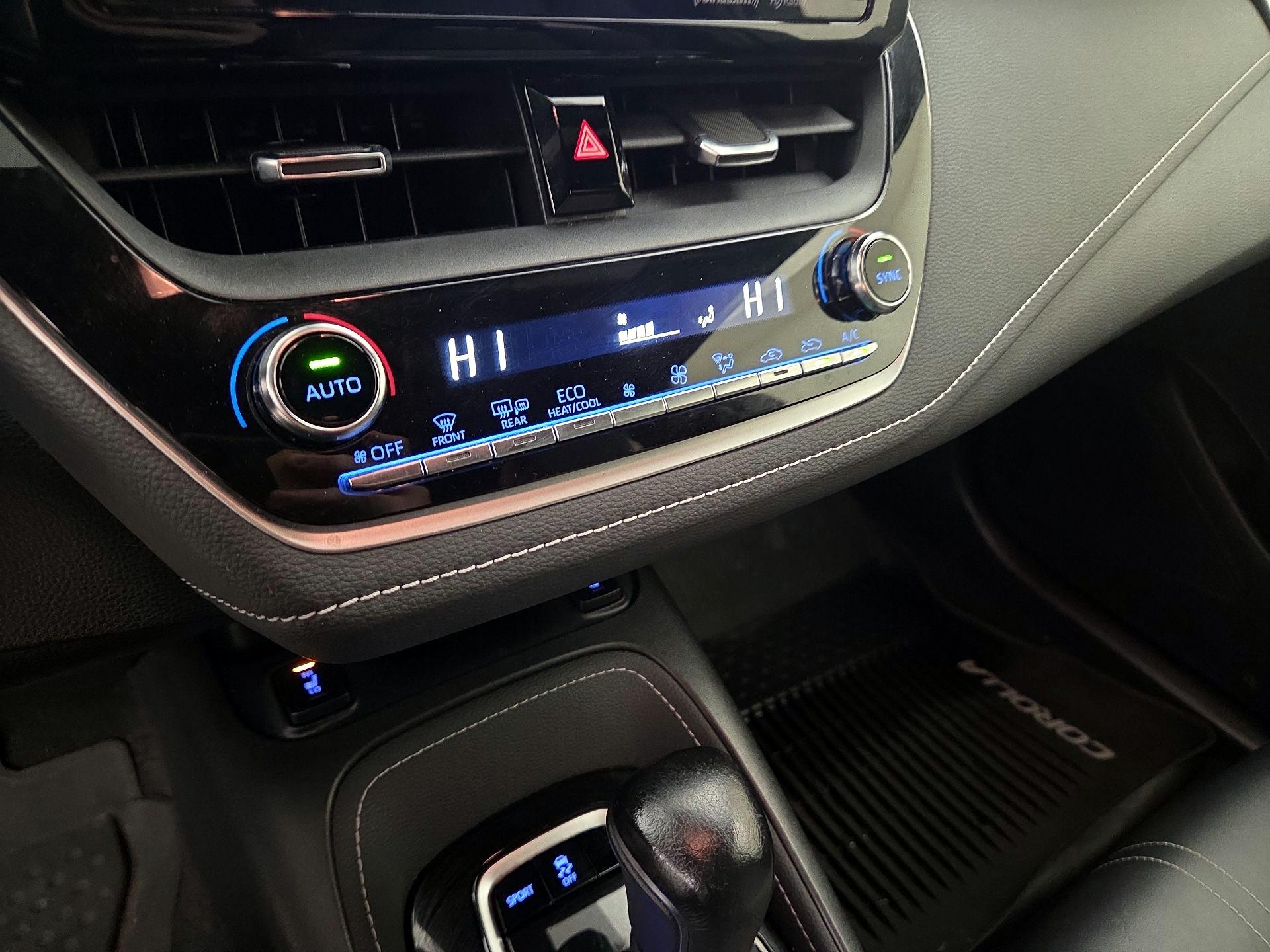 Thumbnail: 2021 Toyota Corolla - 16