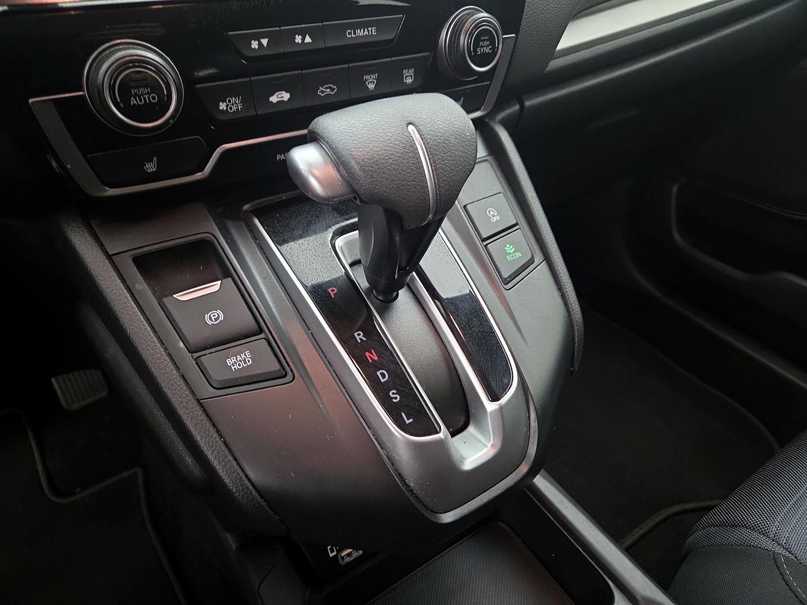 2021 Honda CR-V SE - Photo 18