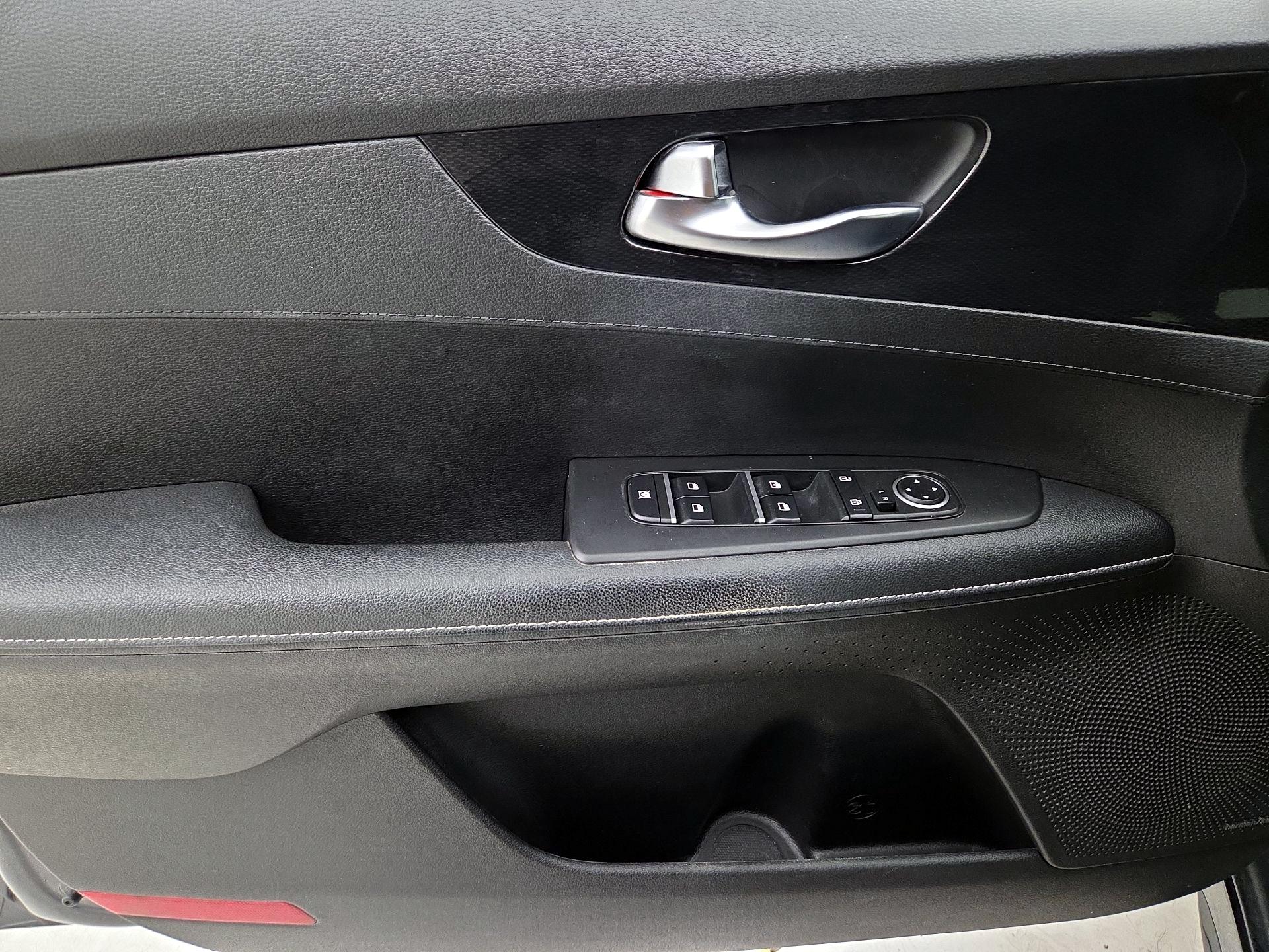 Thumbnail: 2023 Kia Forte - 12