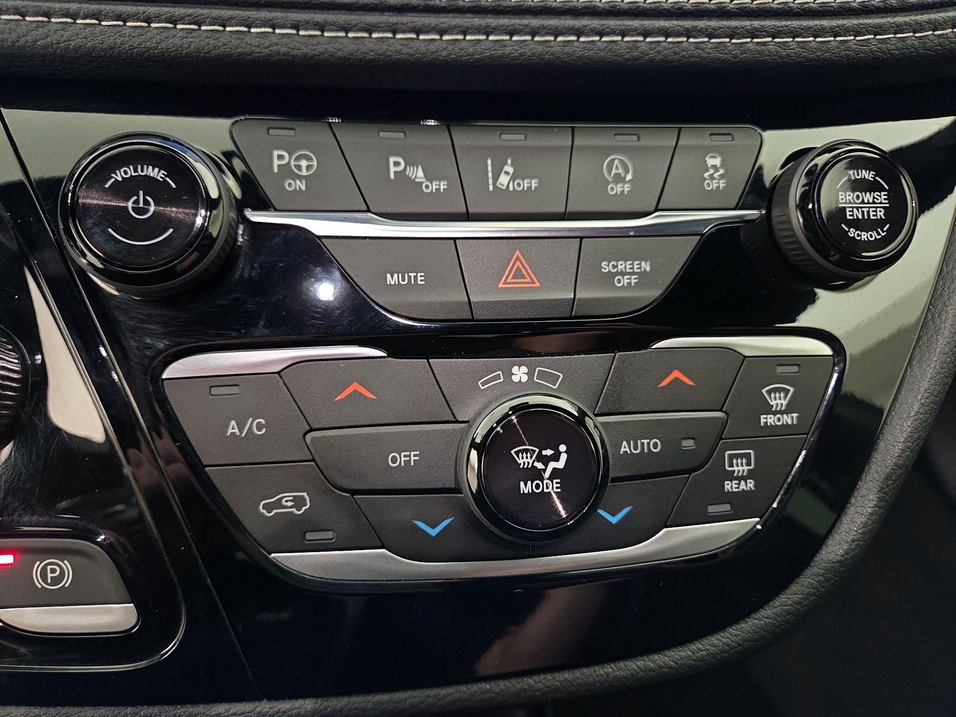 Thumbnail: 2023 Chrysler Pacifica - 15