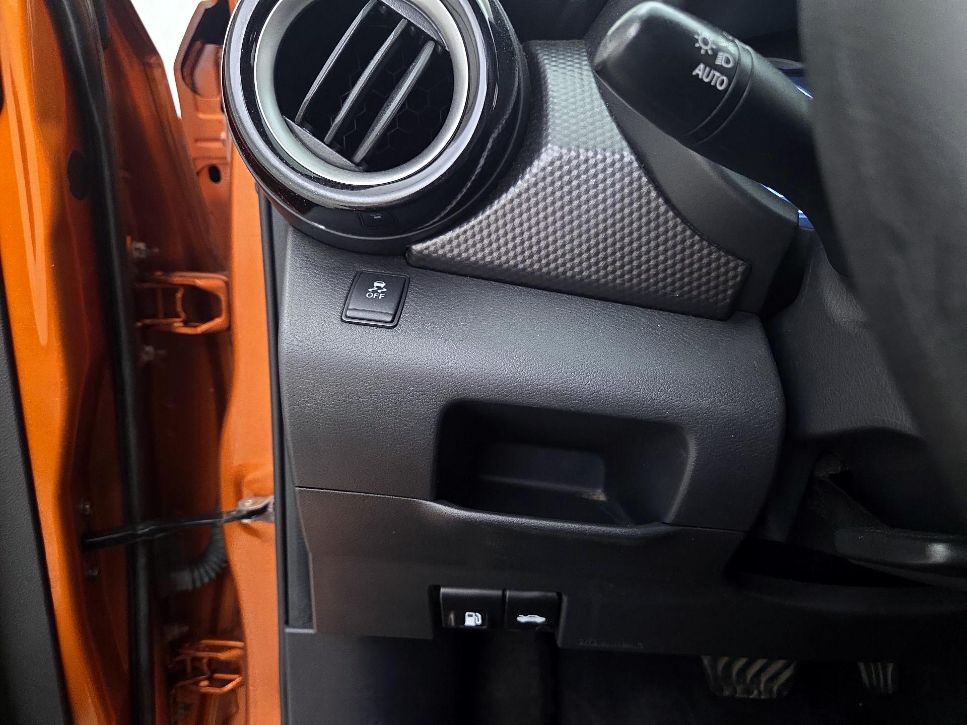 Thumbnail: 2019 Nissan Kicks - 13