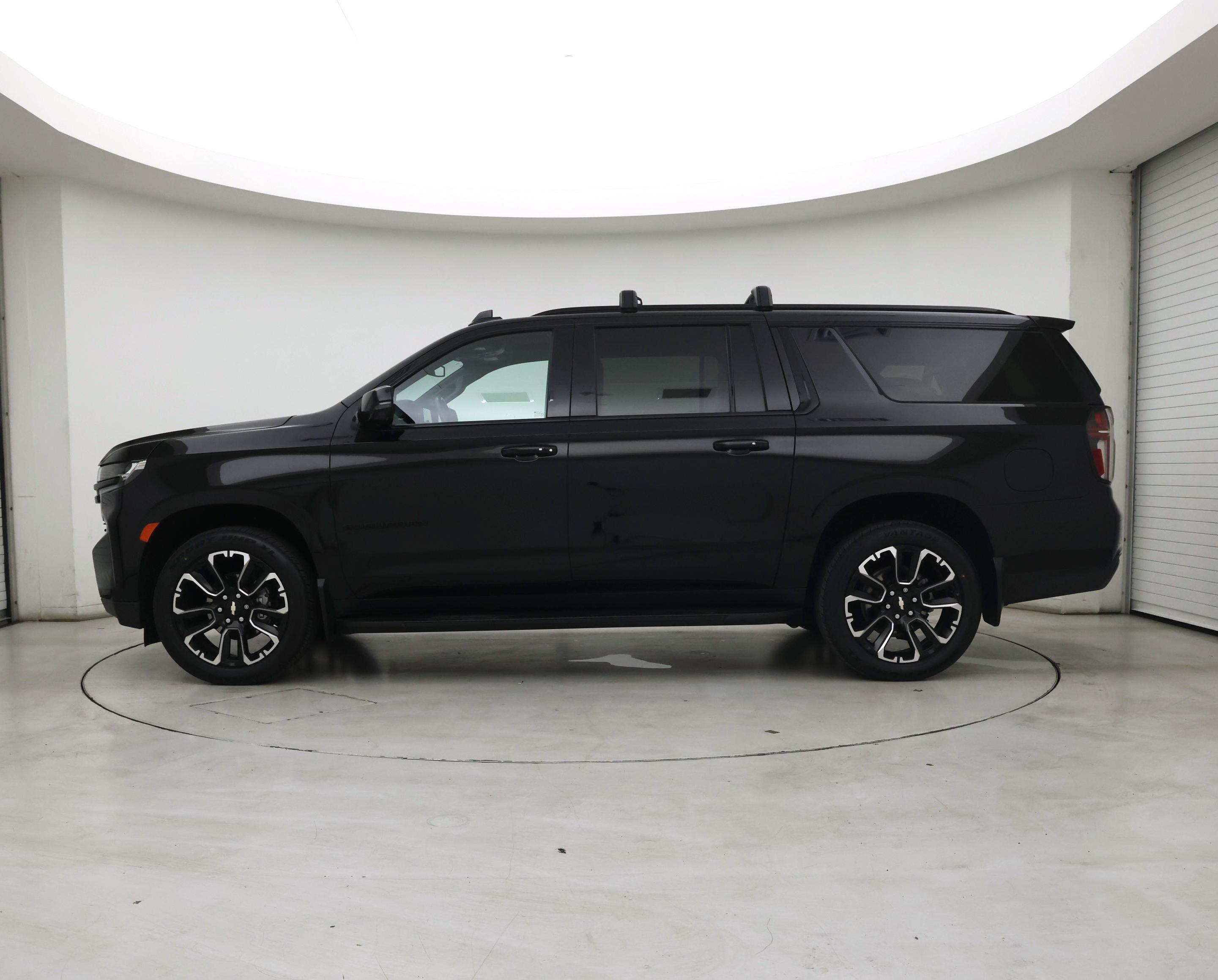 Thumbnail: 2023 Chevrolet Suburban - 3
