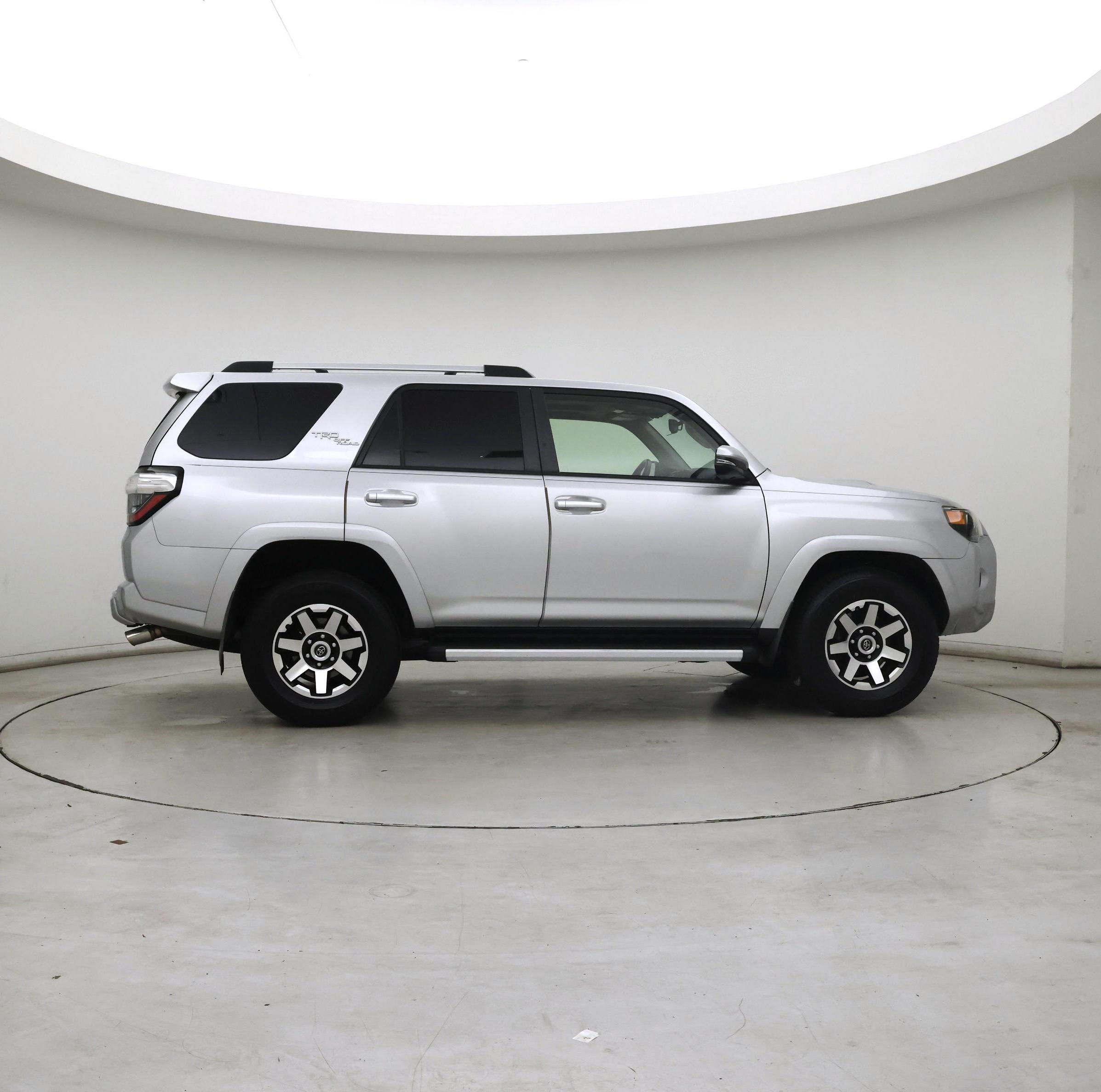 Thumbnail: 2018 Toyota 4Runner - 7