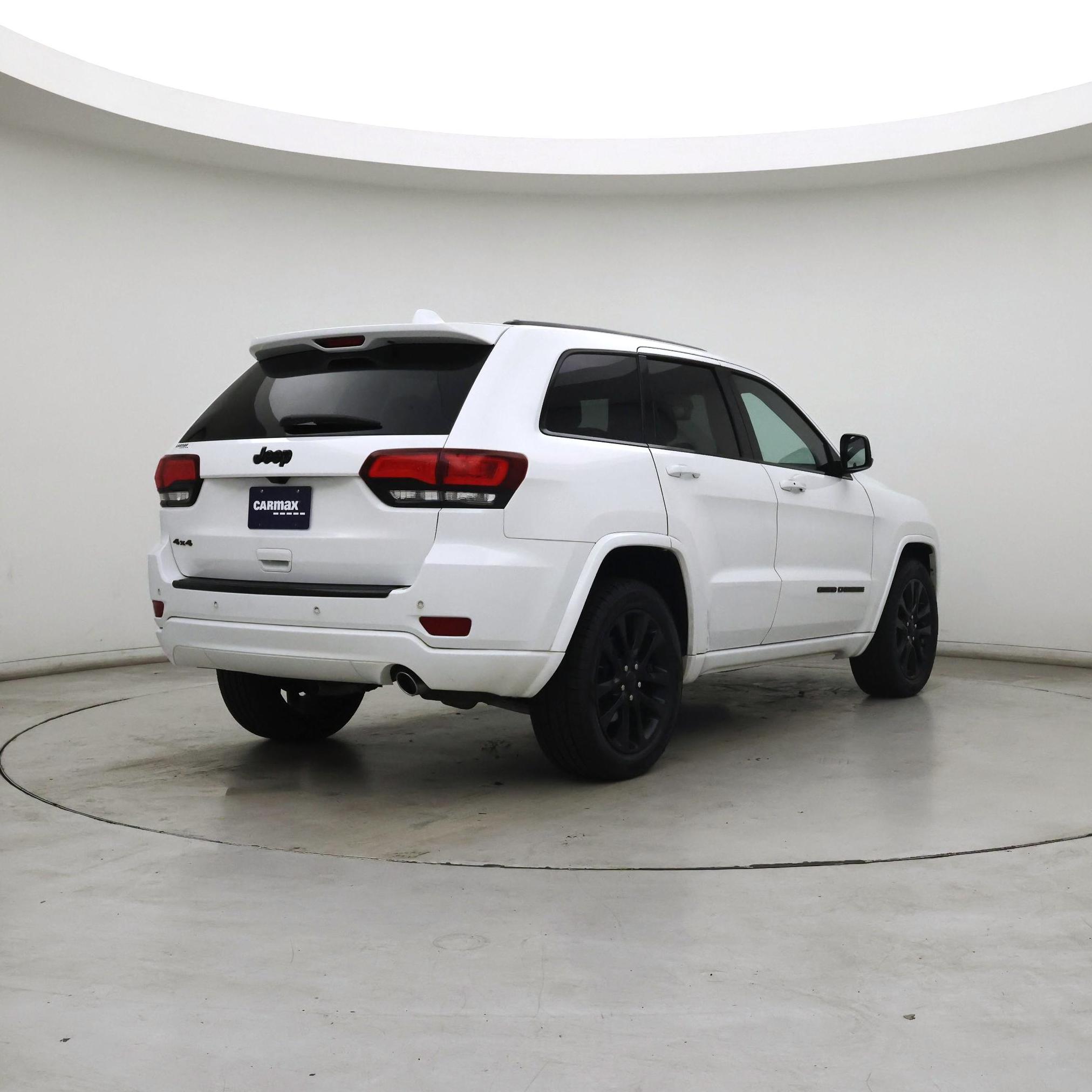 Thumbnail: 2018 Jeep Grand Cherokee - 8