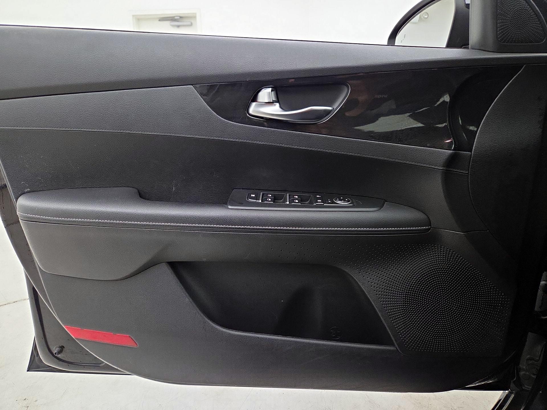 Thumbnail: 2021 Kia Forte - 12