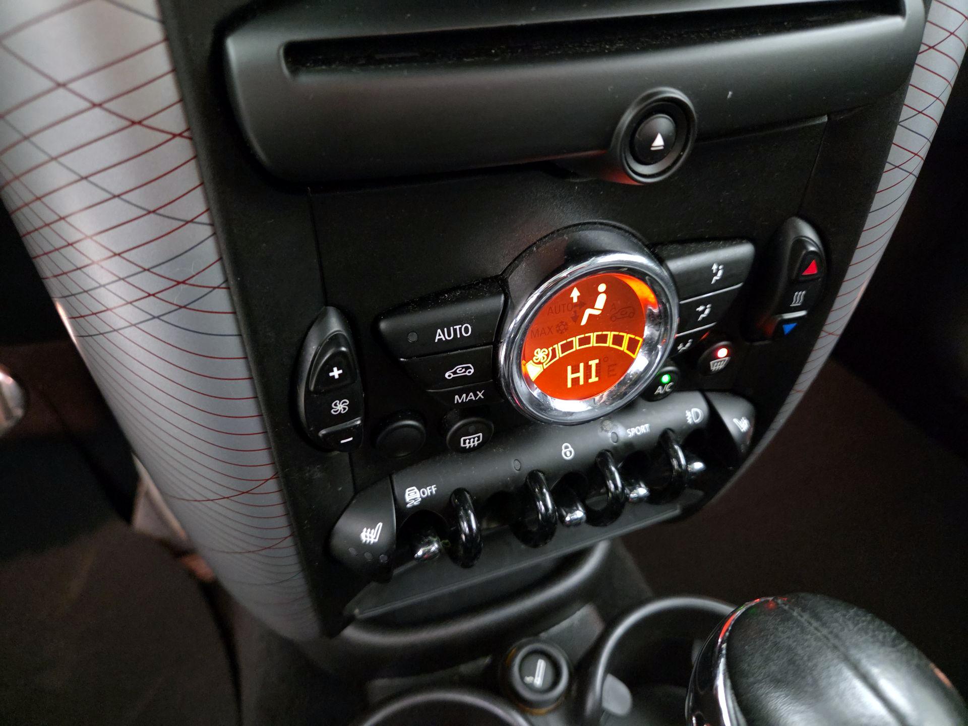 Thumbnail: 2016 MINI Cooper Countryman - 14