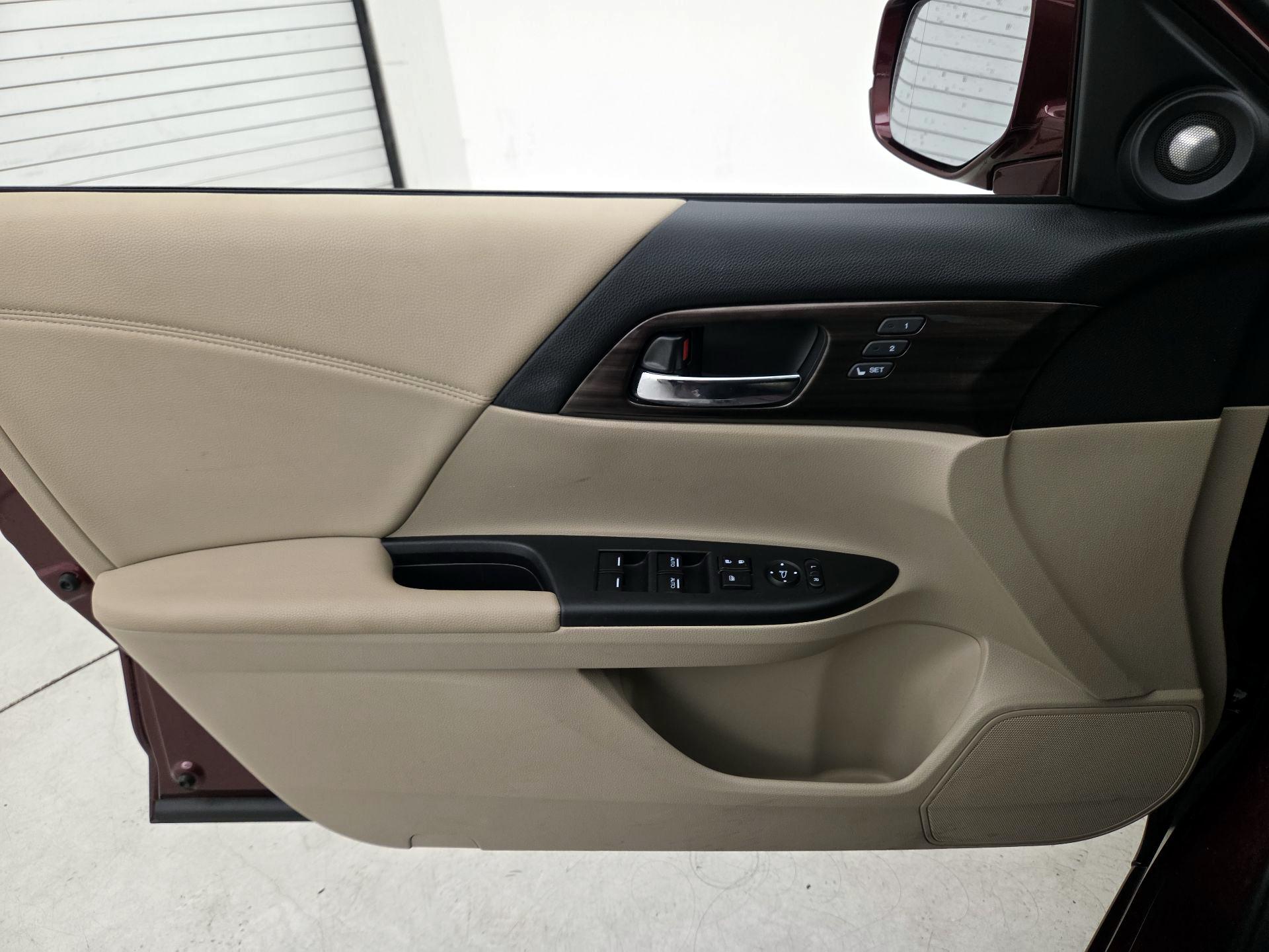 Thumbnail: 2016 Honda Accord - 12