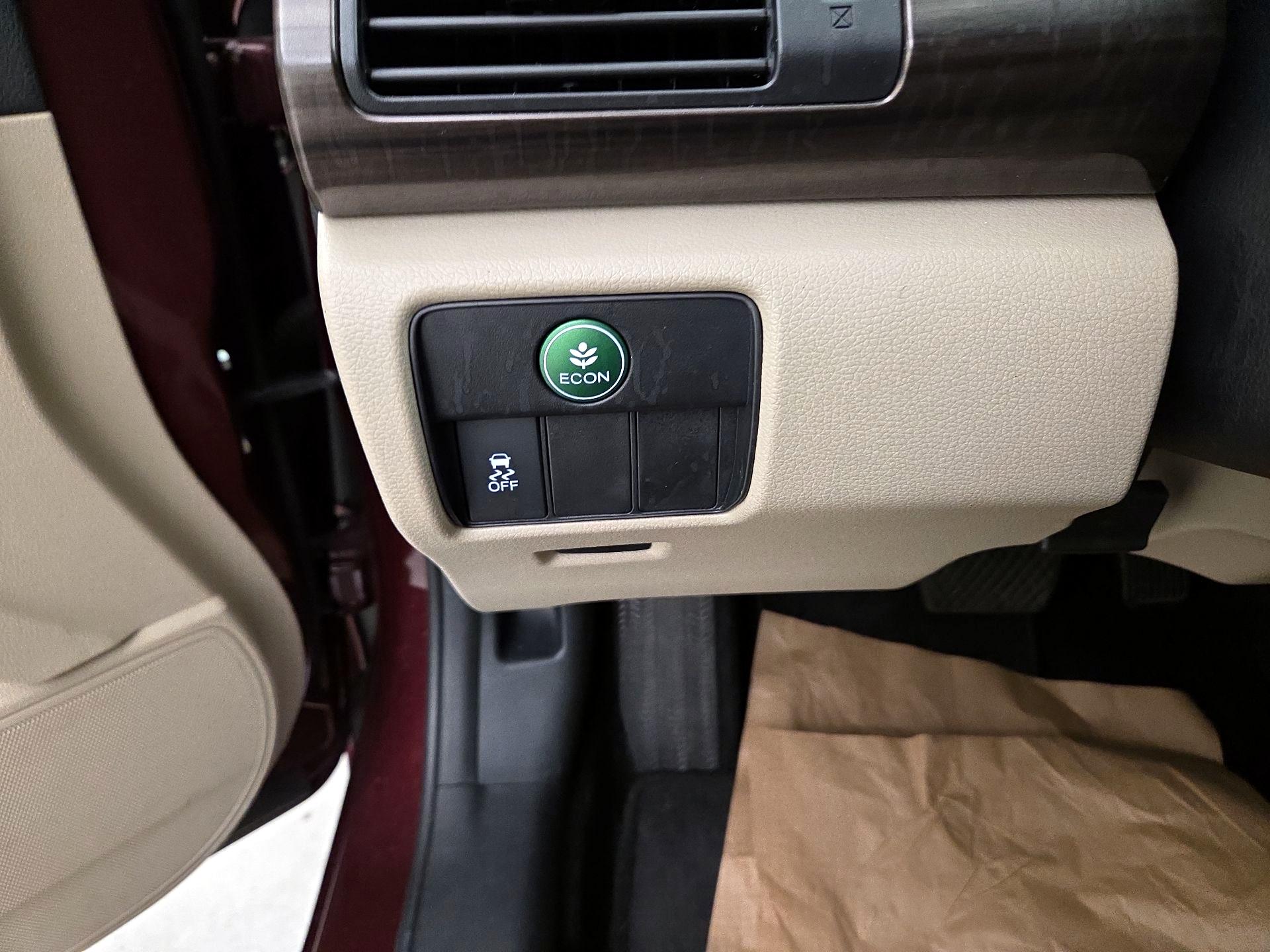 Thumbnail: 2016 Honda Accord - 13