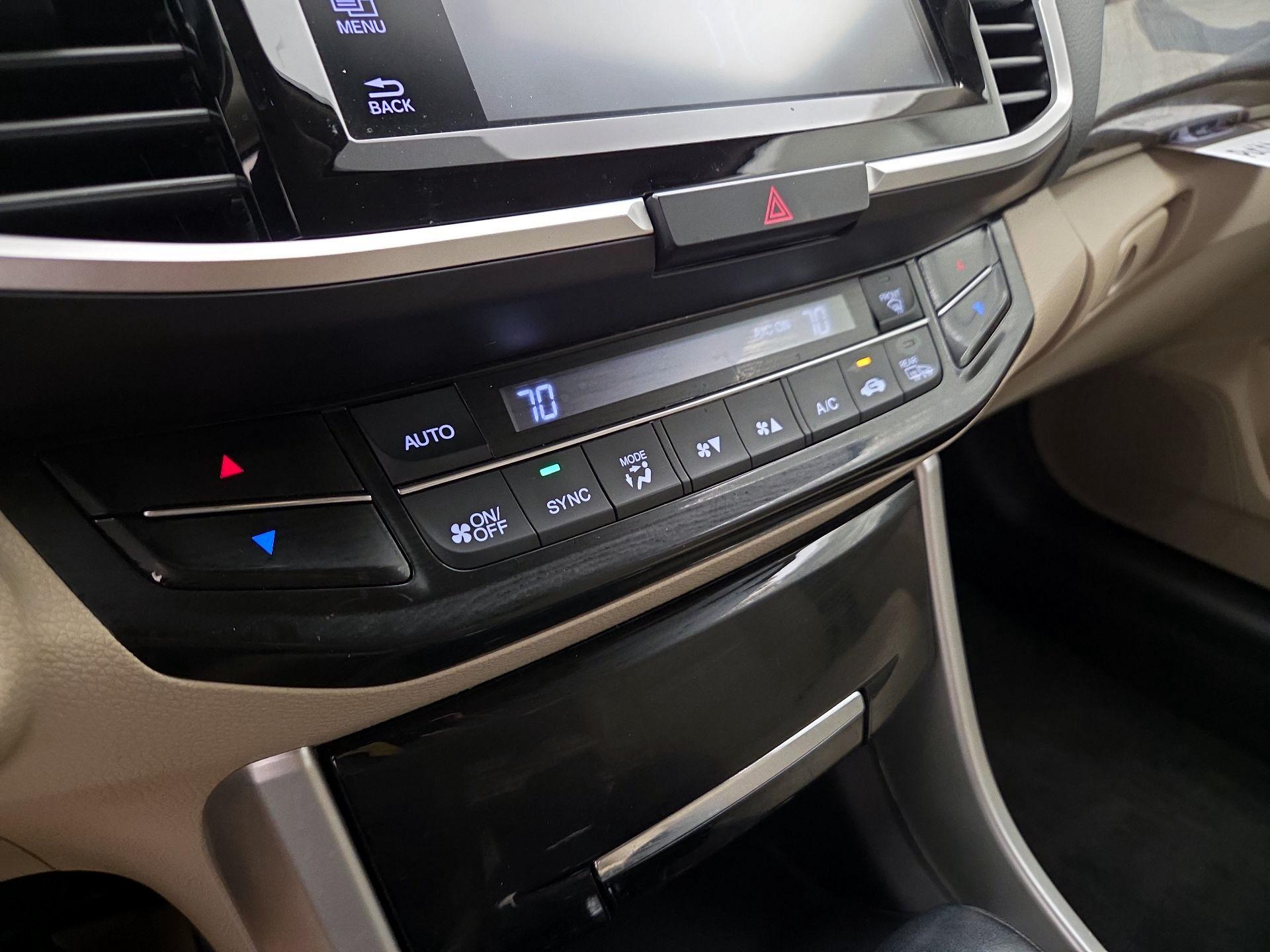 Thumbnail: 2016 Honda Accord - 16