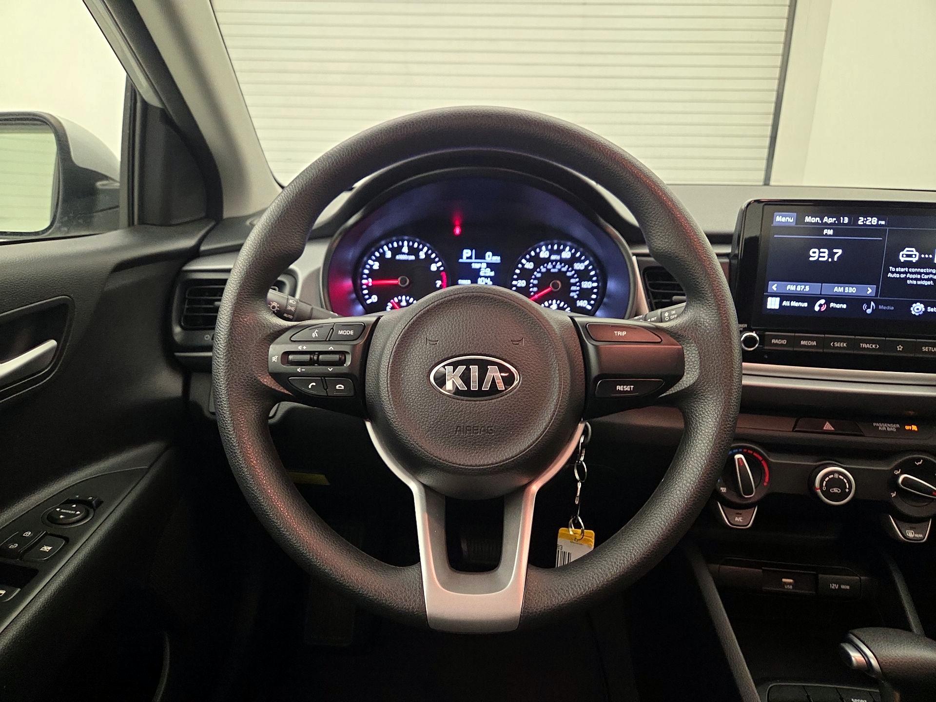 Thumbnail: 2021 Kia Rio - 10