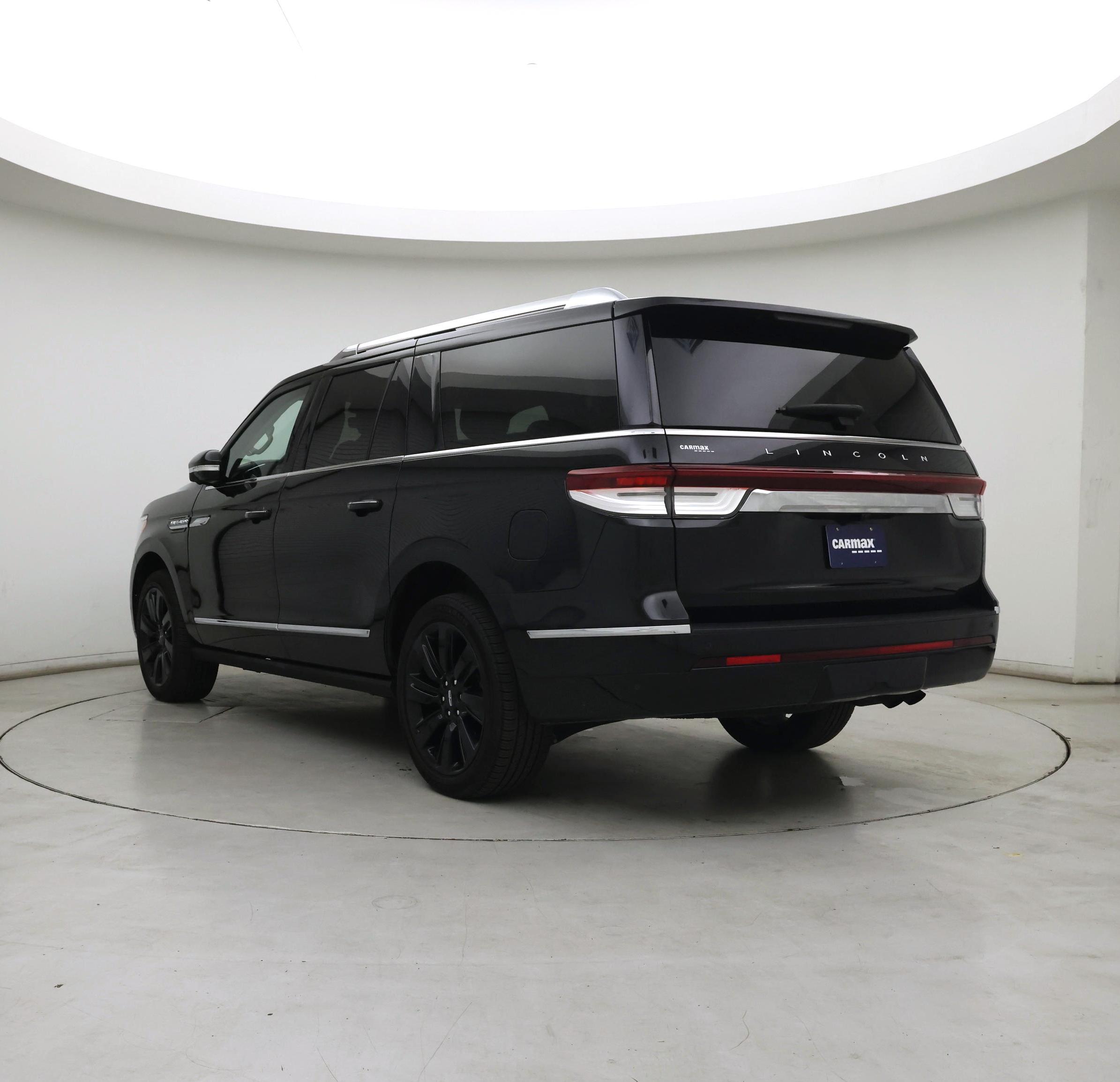 Thumbnail: 2022 Lincoln Navigator L - 2