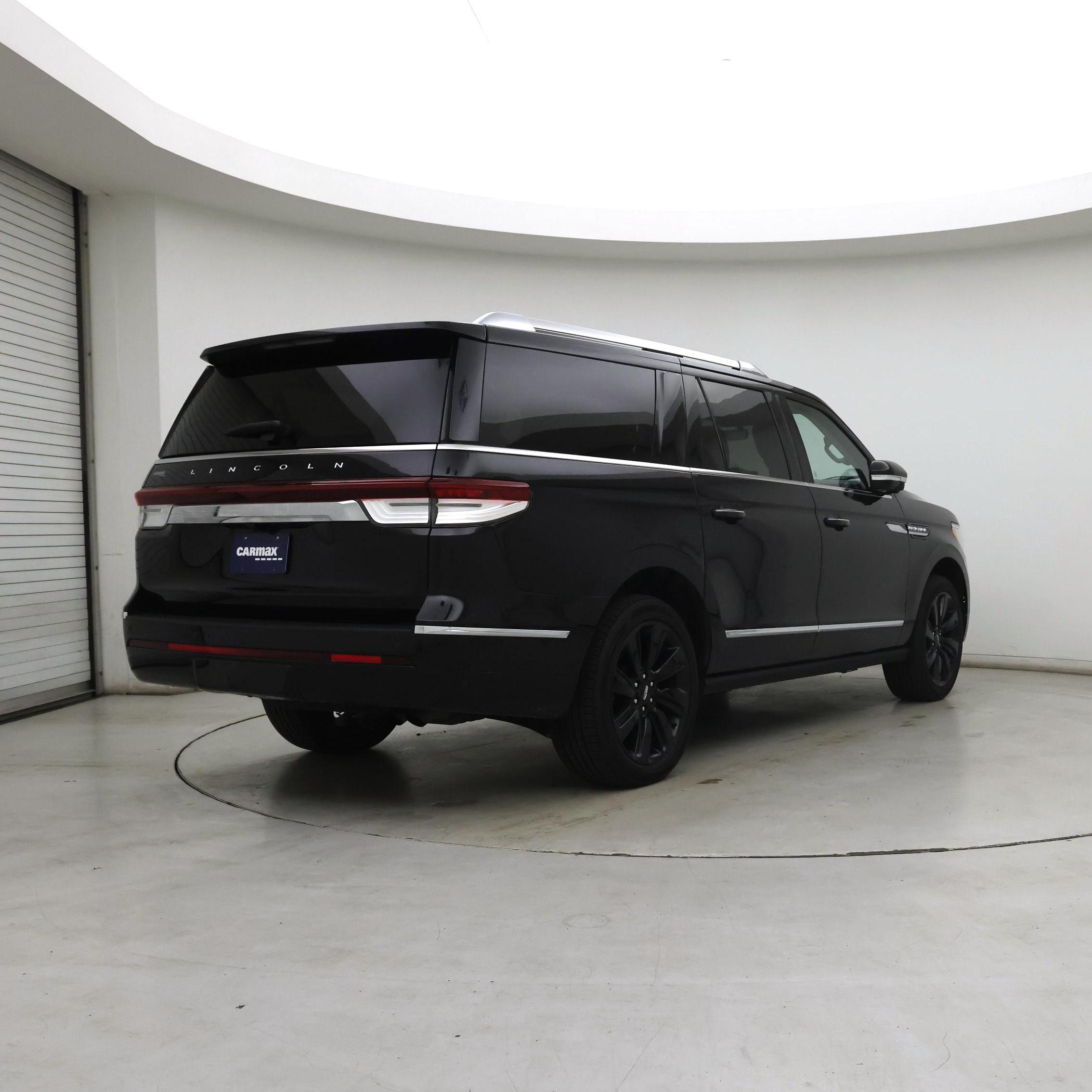 Thumbnail: 2022 Lincoln Navigator L - 8