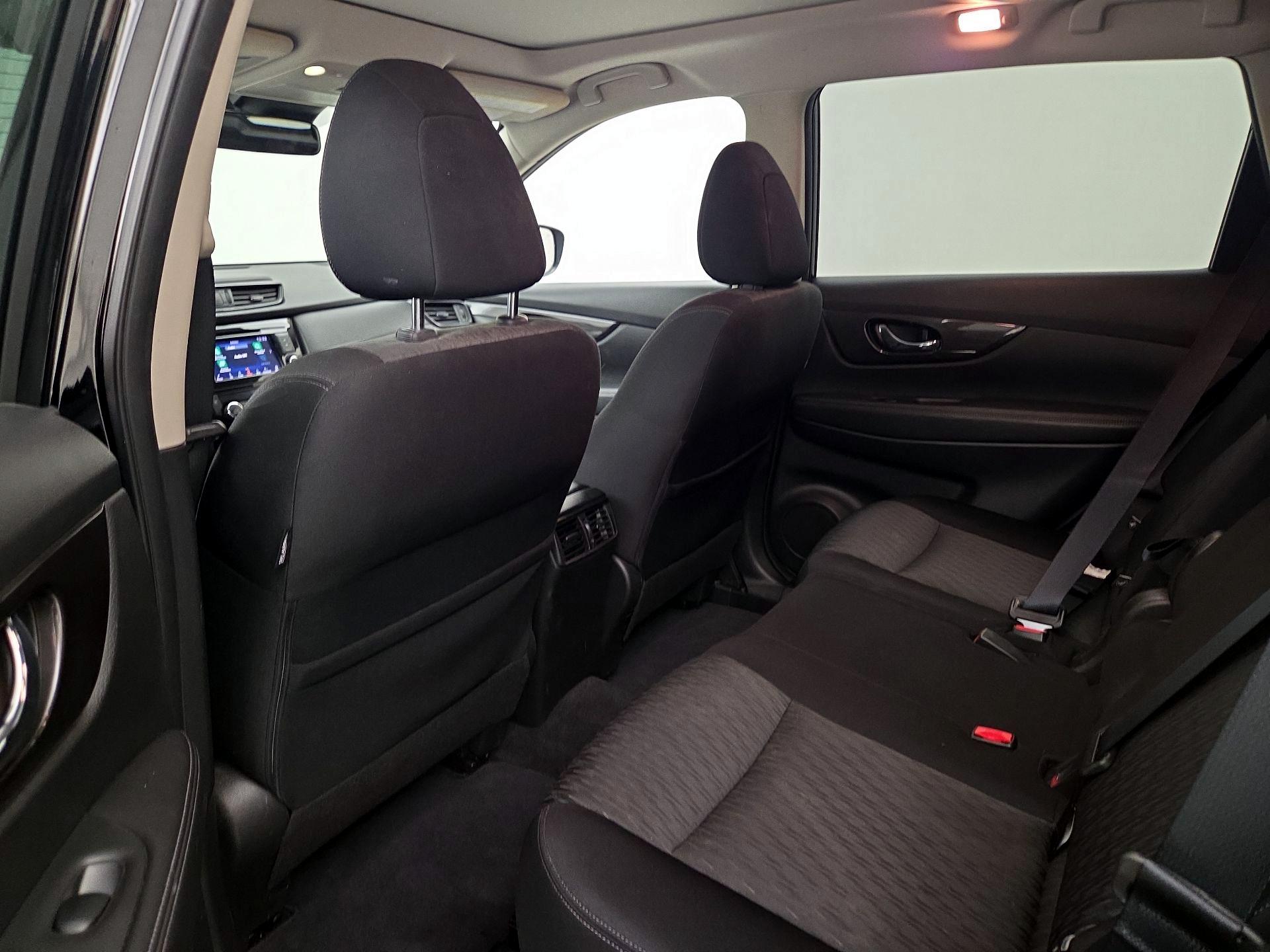 Thumbnail: 2019 Nissan Rogue - 18