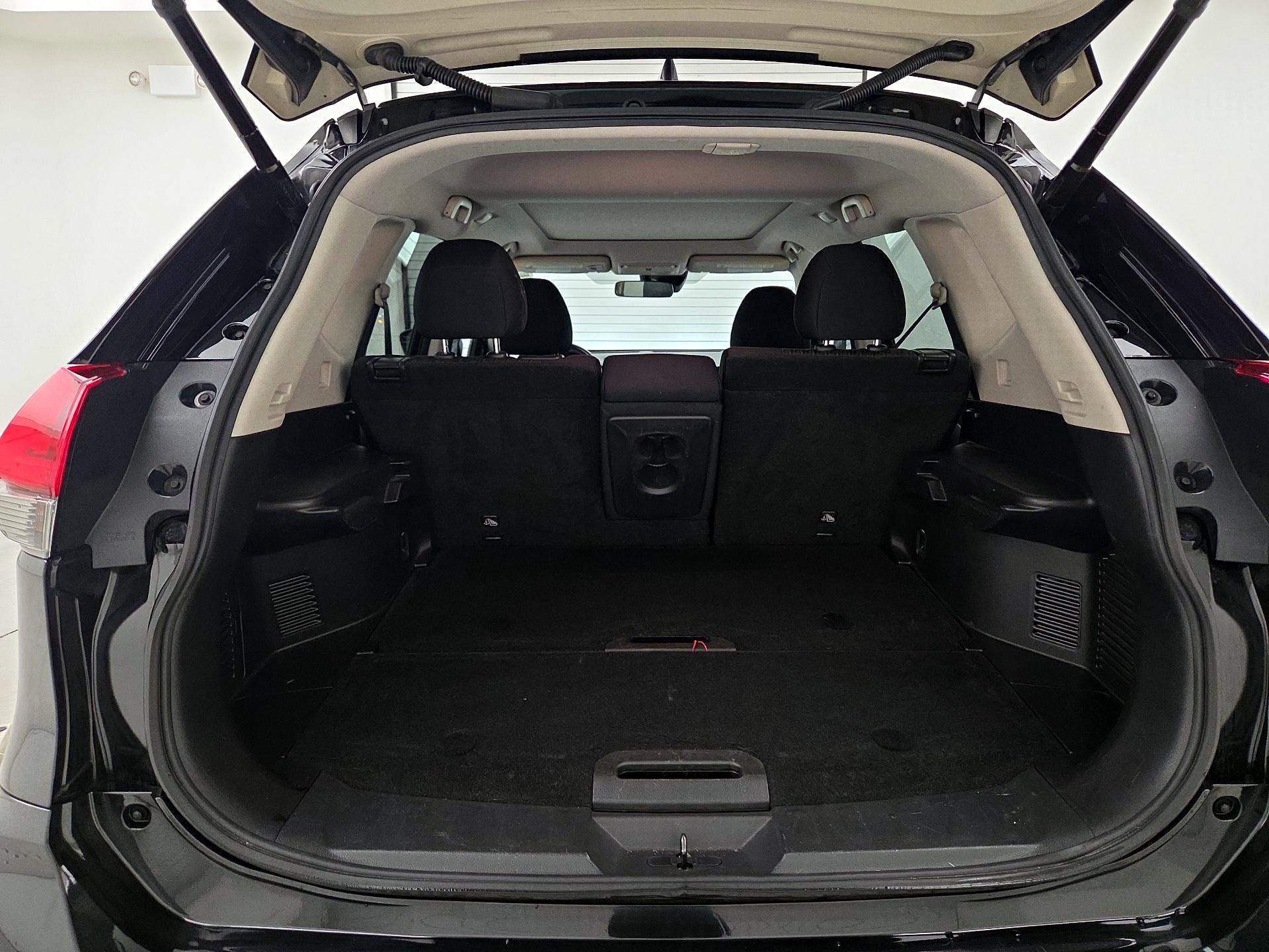 Thumbnail: 2019 Nissan Rogue - 19