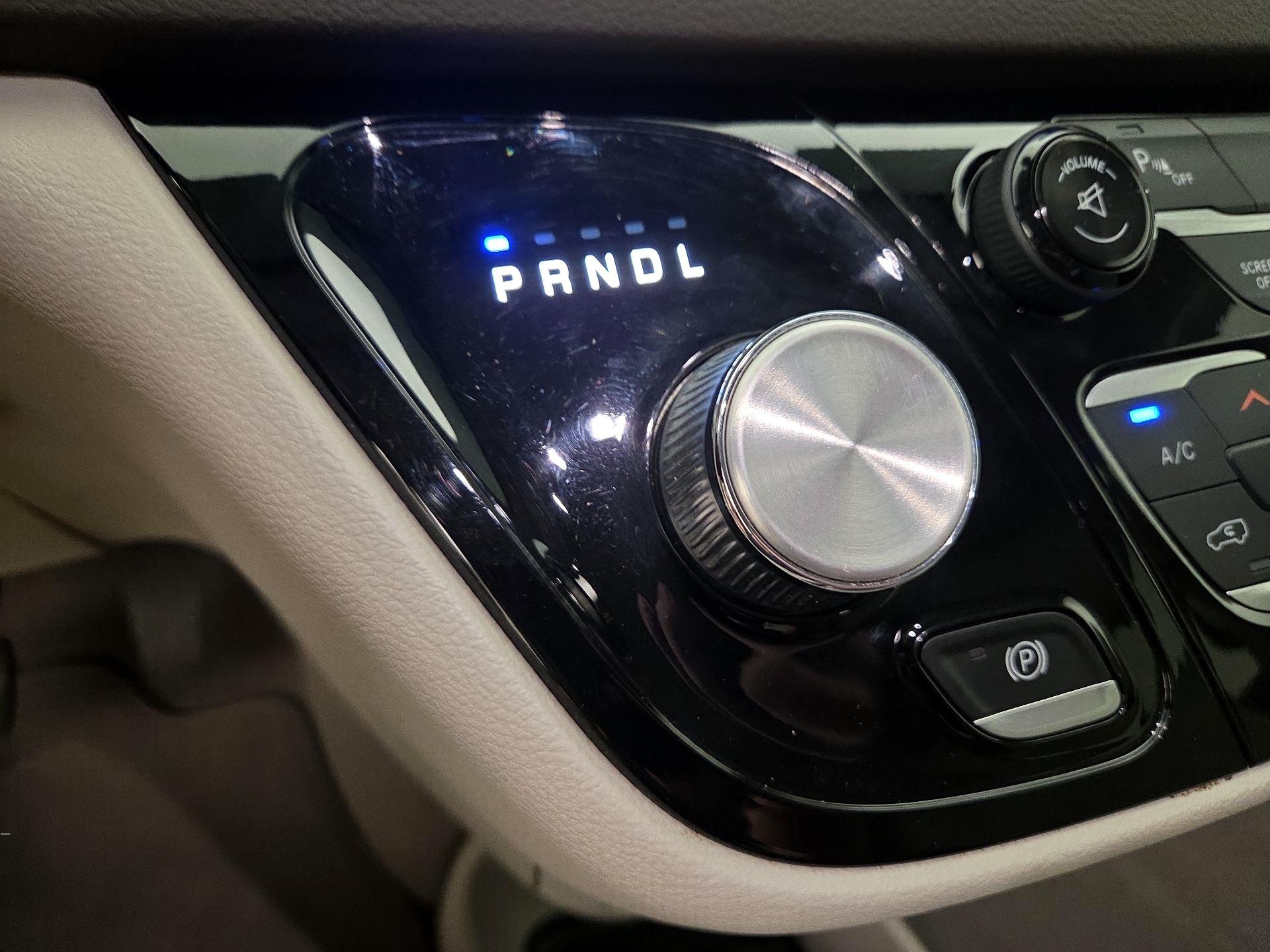 Thumbnail: 2017 Chrysler Pacifica - 16