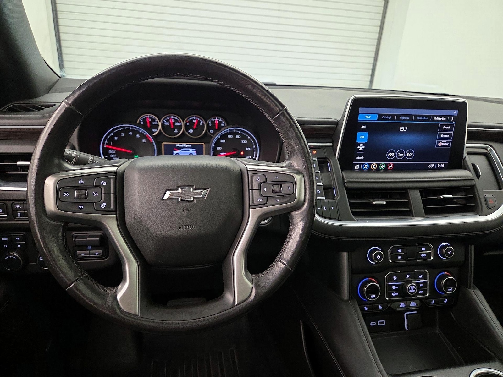 2021 Chevrolet Suburban Z71 - Photo 11
