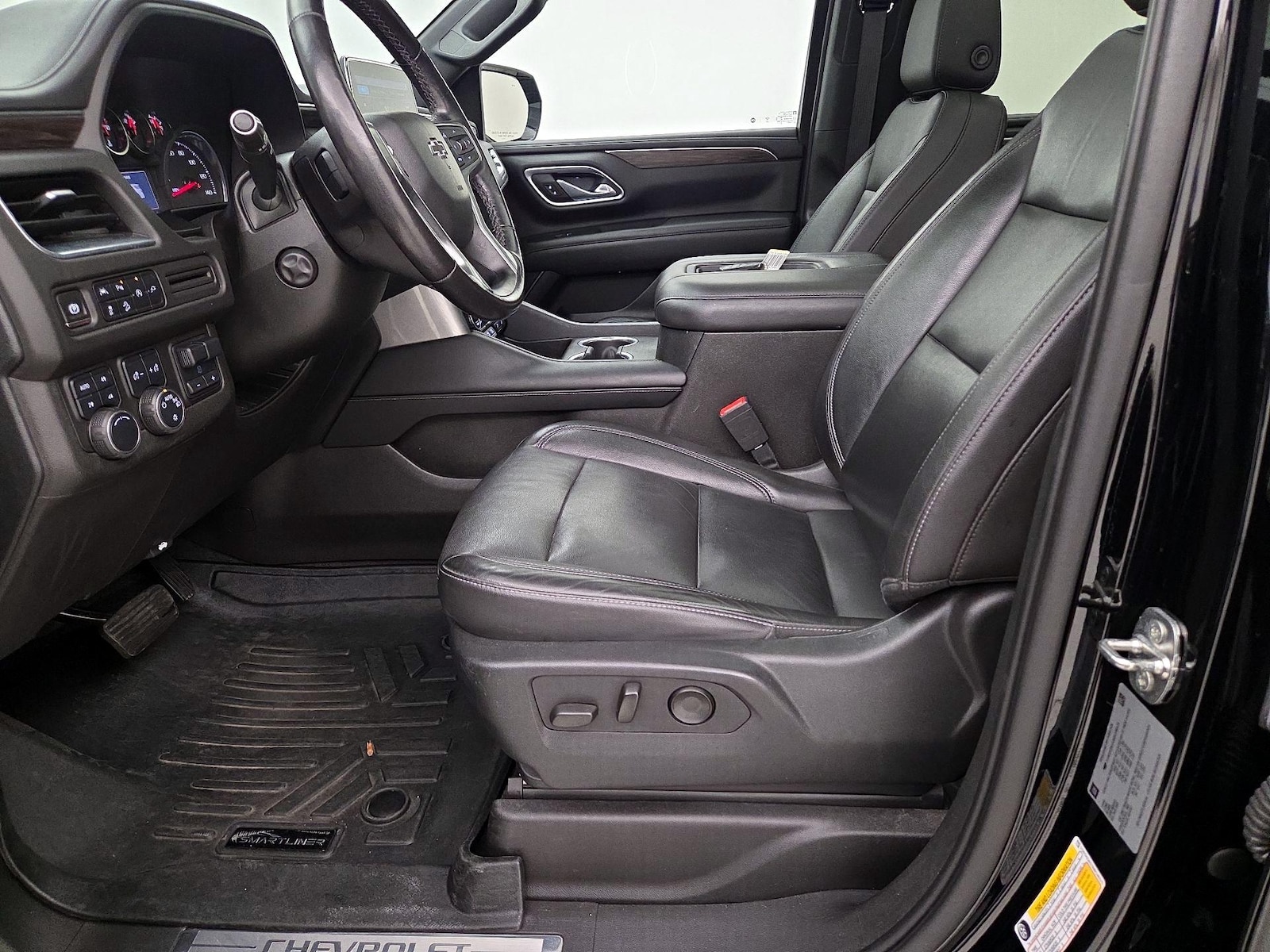 2021 Chevrolet Suburban Z71 - Photo 12