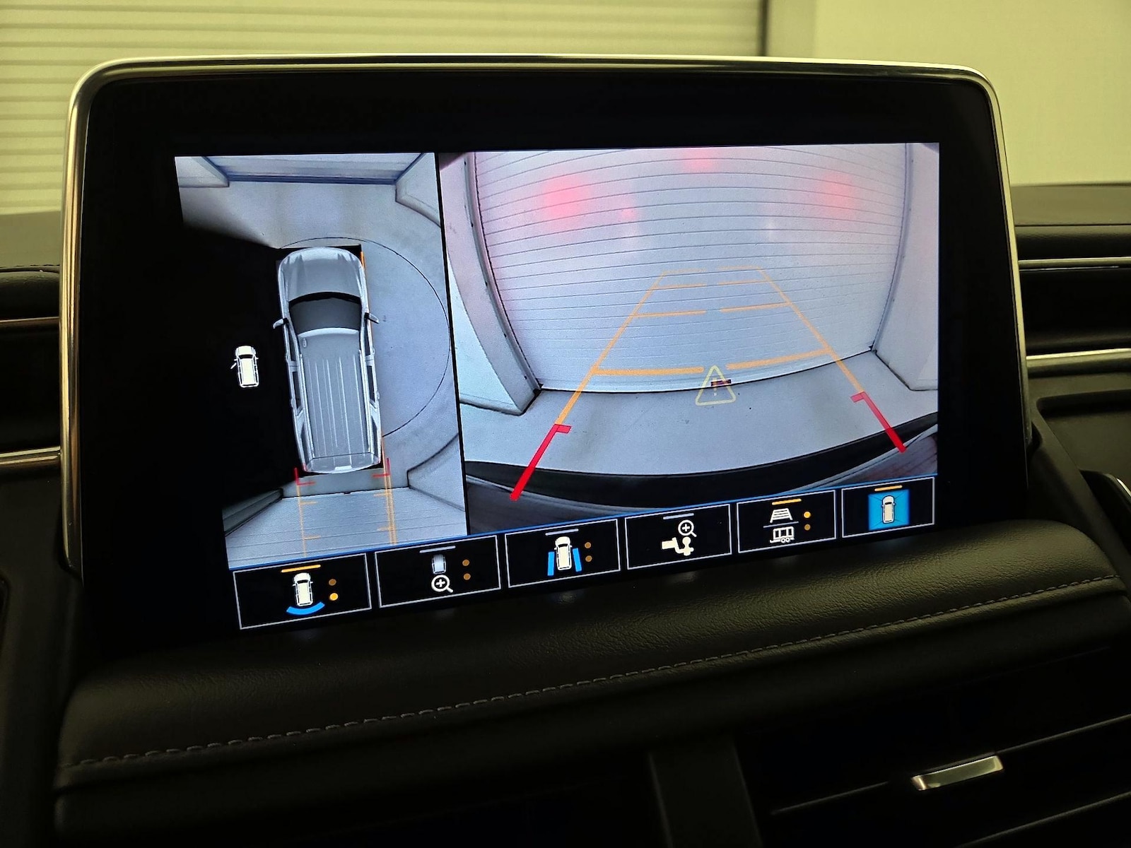 2021 Chevrolet Suburban Z71 - Photo 15
