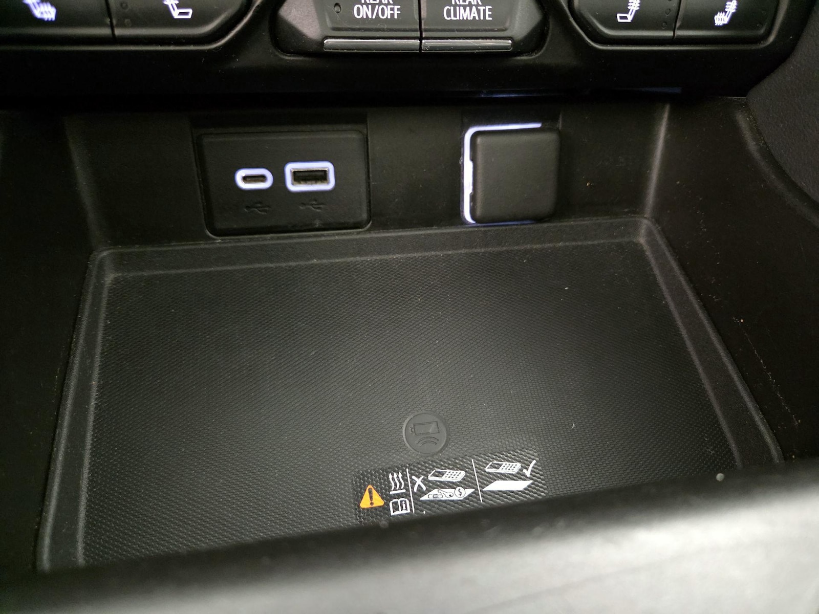 2021 Chevrolet Suburban Z71 - Photo 19