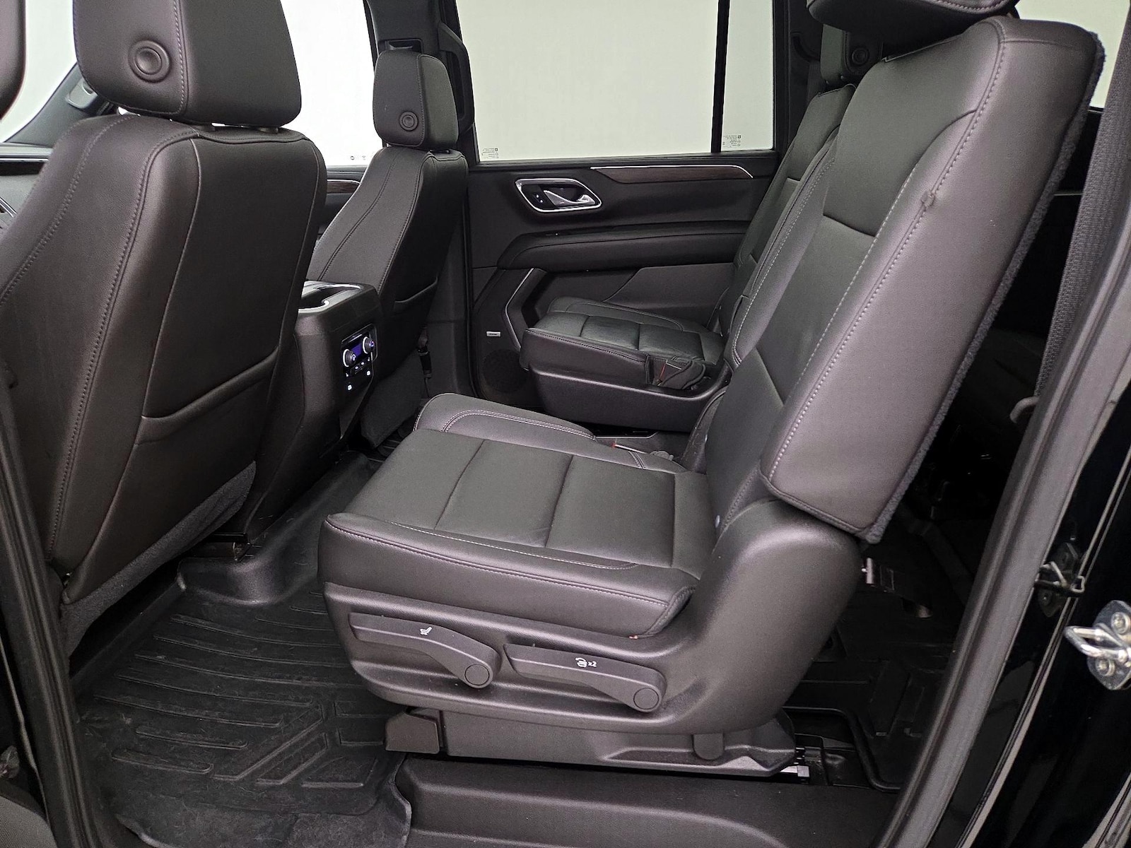 2021 Chevrolet Suburban Z71 - Photo 21