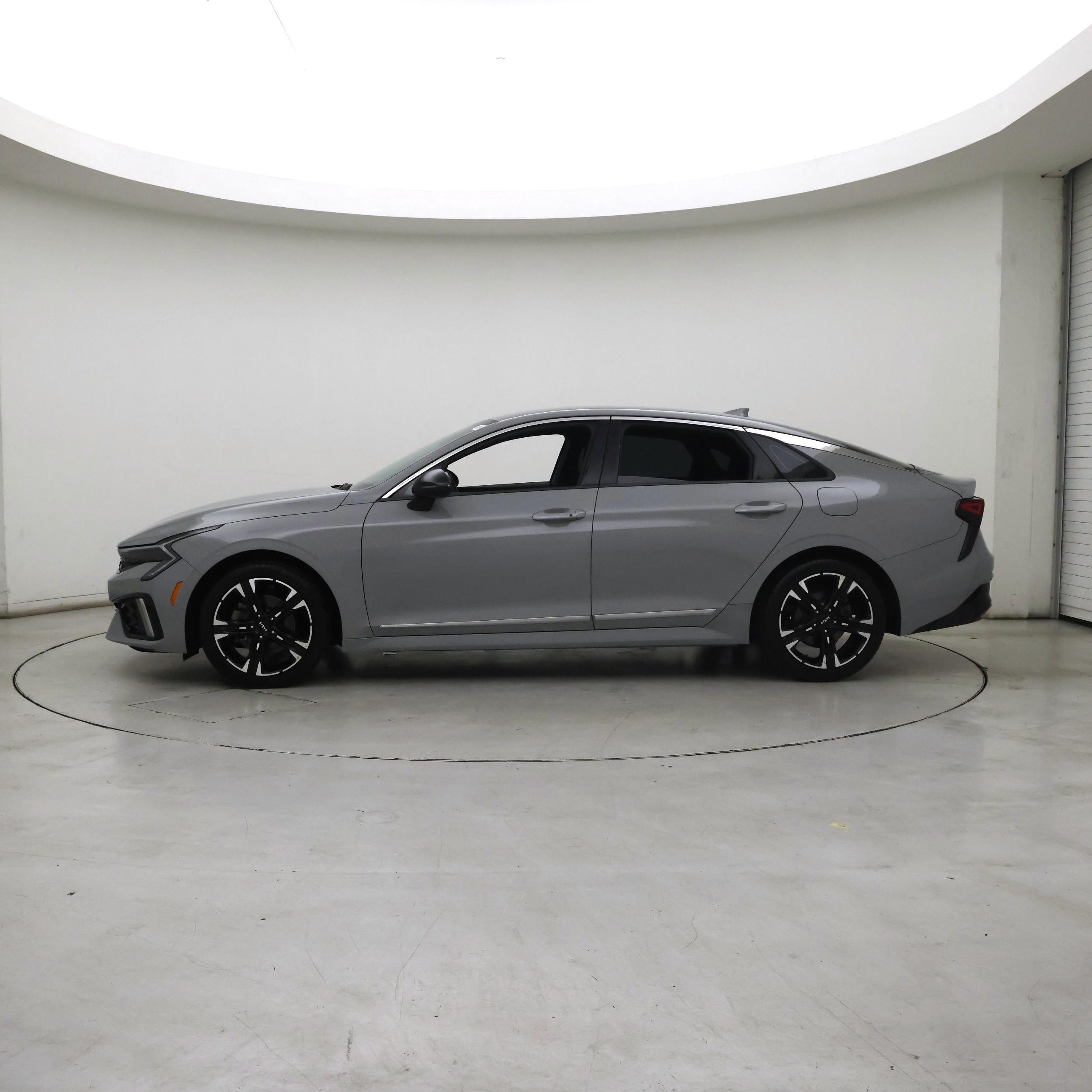 Thumbnail: 2025 Kia K5 - 3