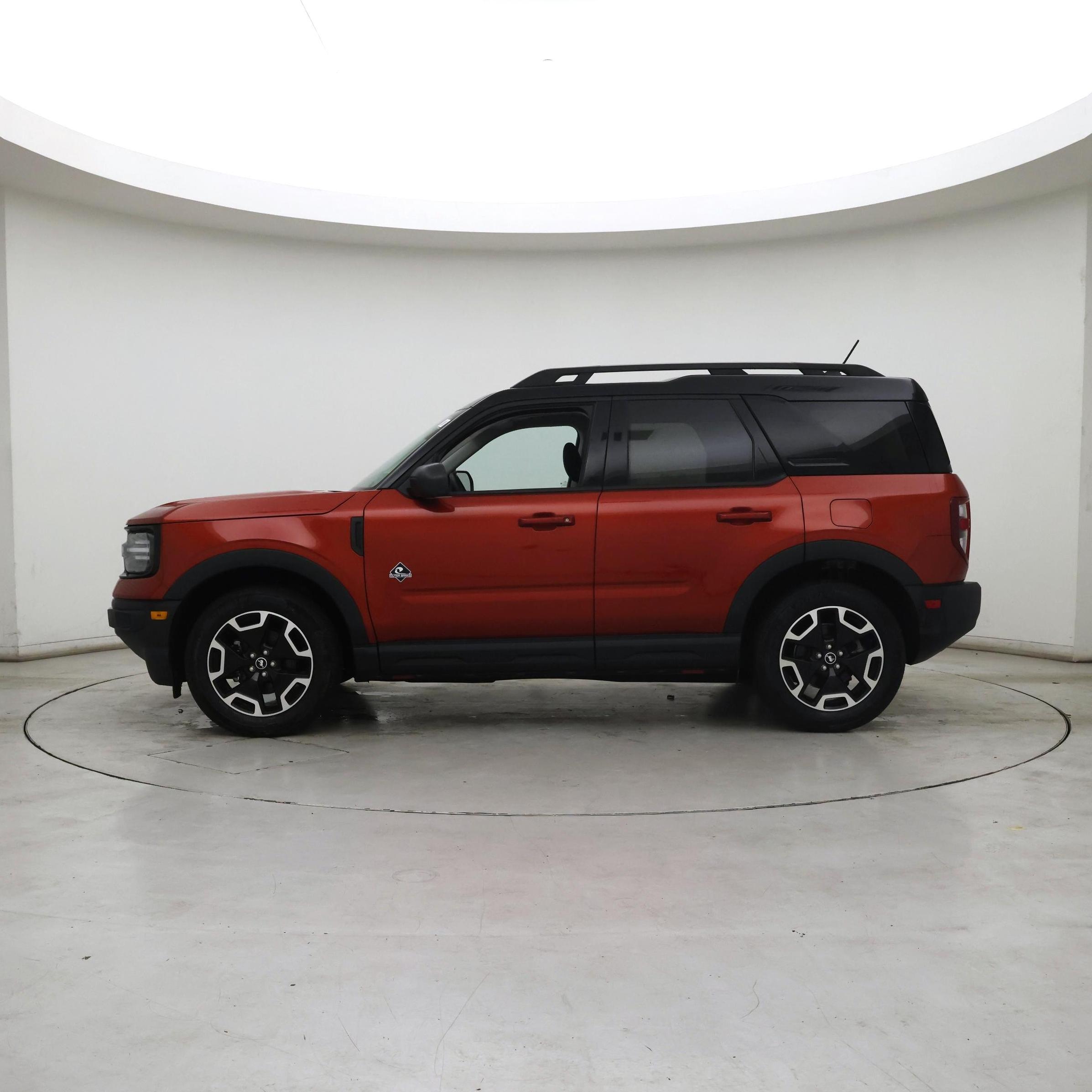 Thumbnail: 2023 Ford Bronco Sport - 3