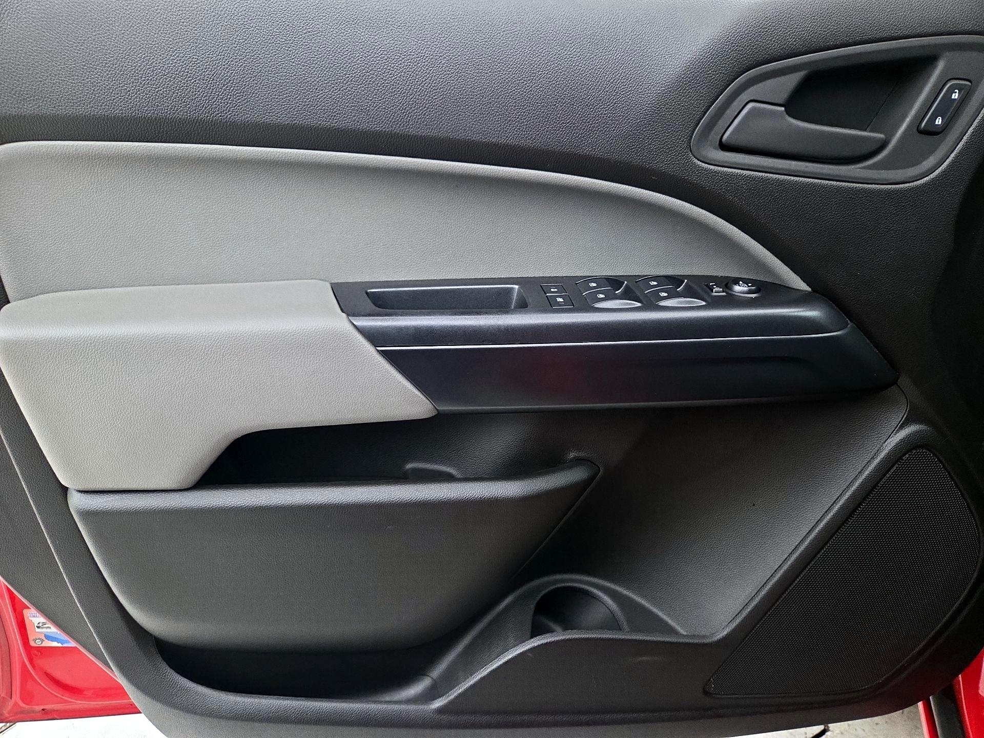 Thumbnail: 2016 Chevrolet Colorado - 12