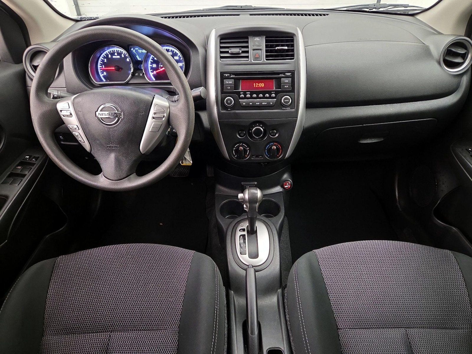 2018 Nissan Versa Sedan SV - Photo 10