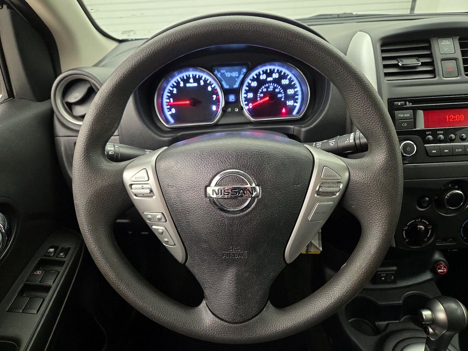 2018 Nissan Versa Sedan SV - Photo 11